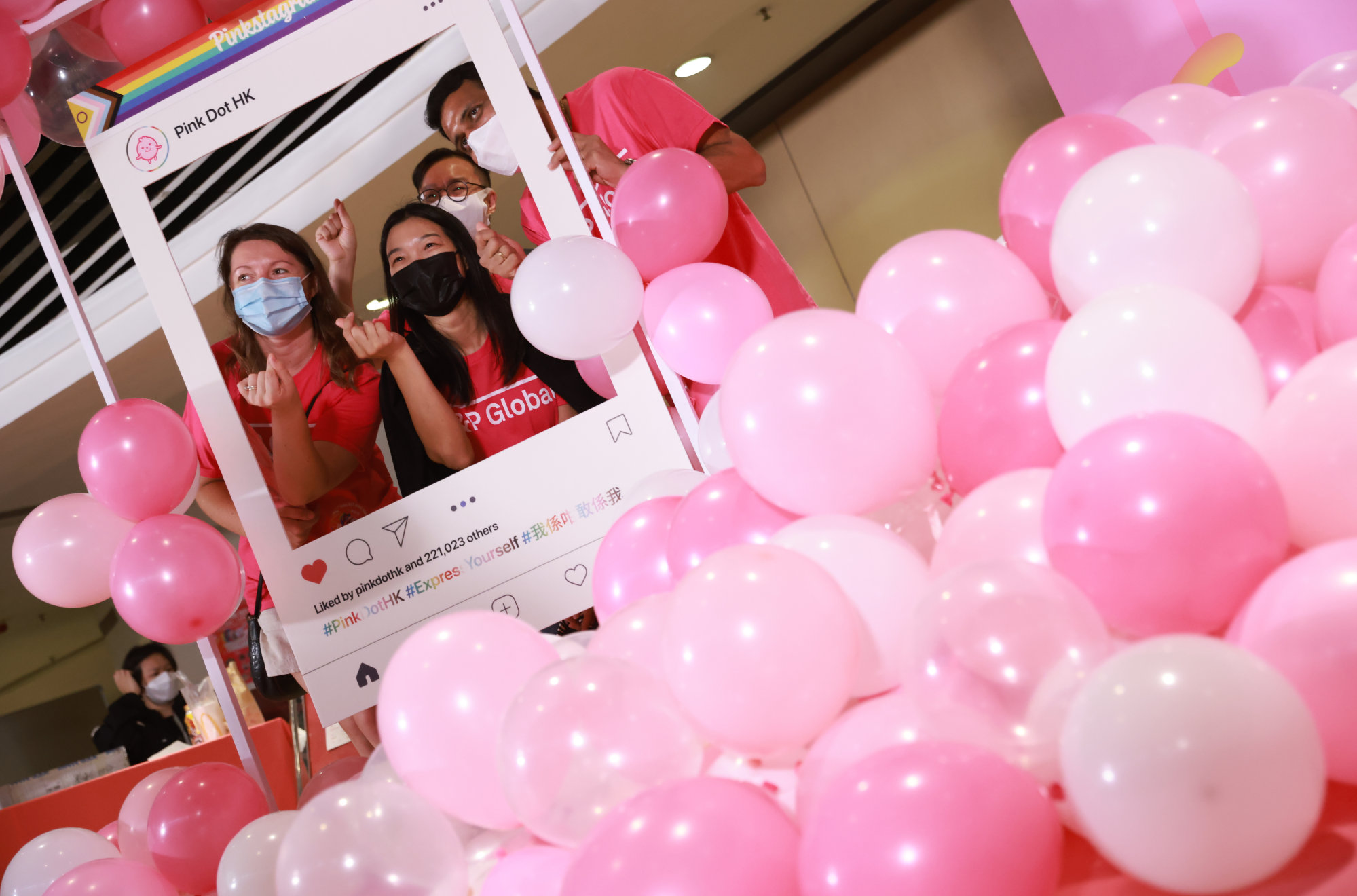 Same Sex Couples Stress Inclusivity At Hong Kongs Pink Dot Festival 