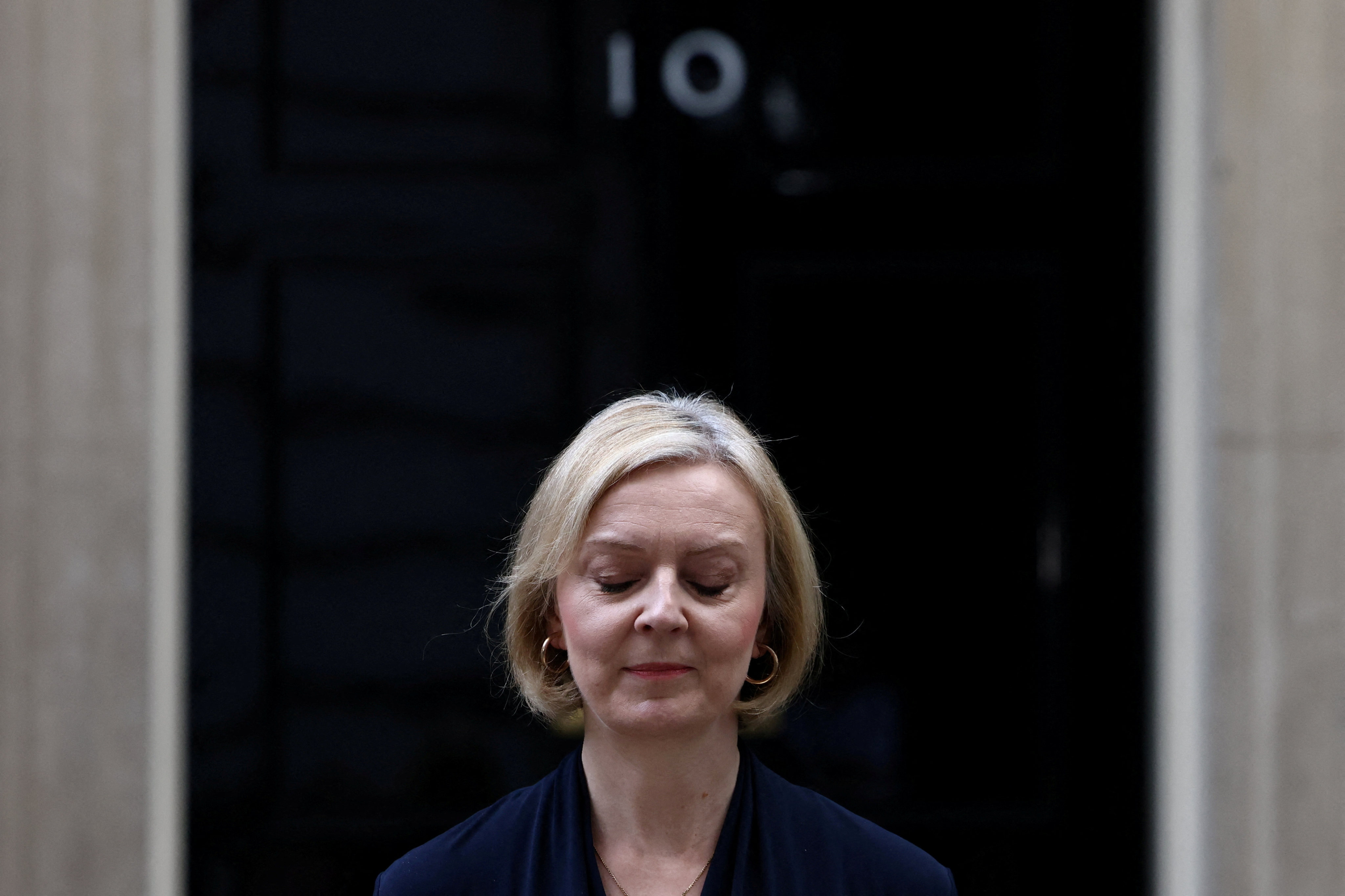 British Prime Minister Liz Truss announces her resignation outside Number 10 Downing Street in London, Britain, on October 20, 2022. Photo: Reuters
