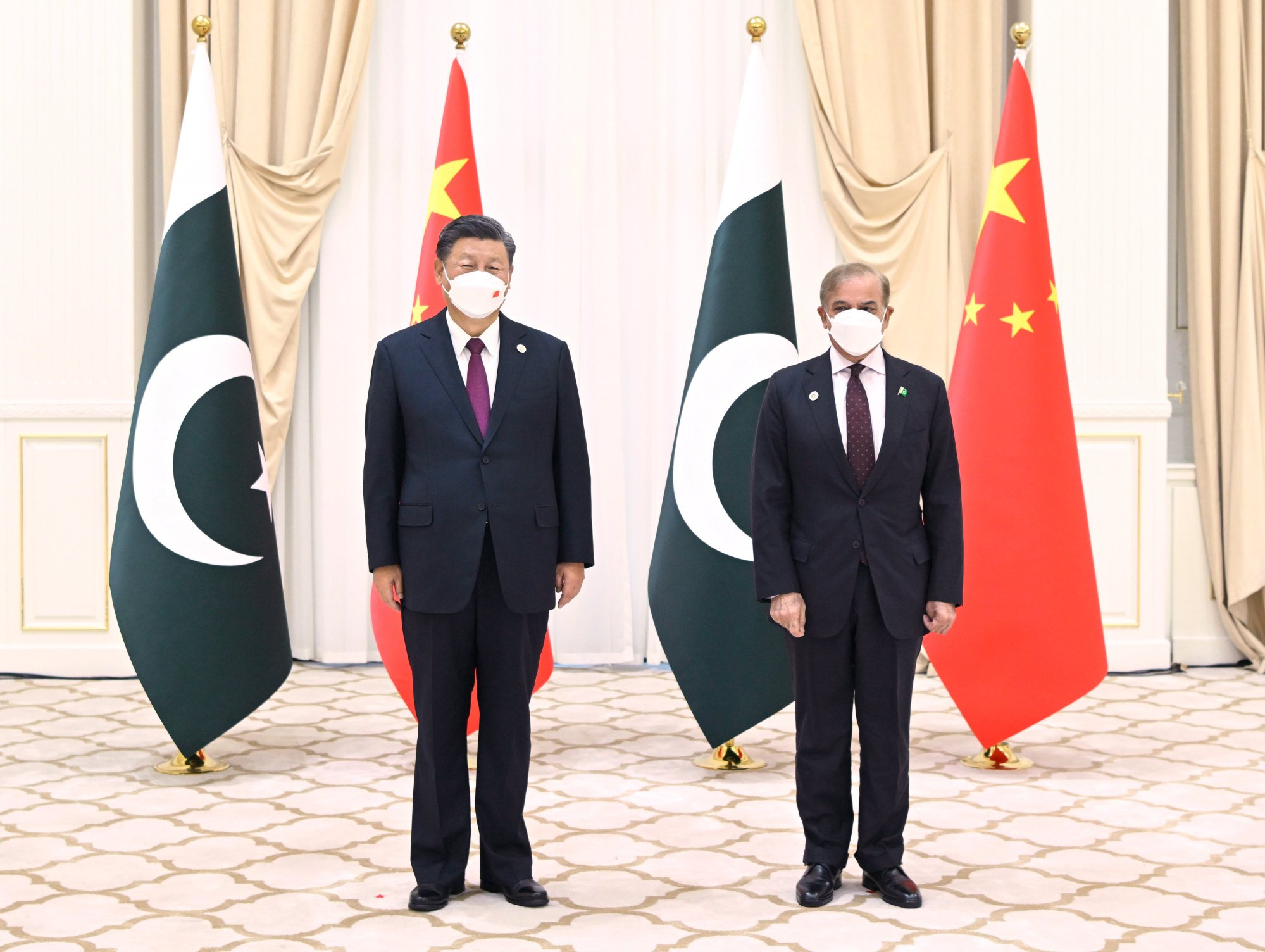 Chinese President Xi Jinping meets Pakistani Prime Minister Shehbaz Sharif in Samarkand, Uzbekistan in September. Photo: Xinhua