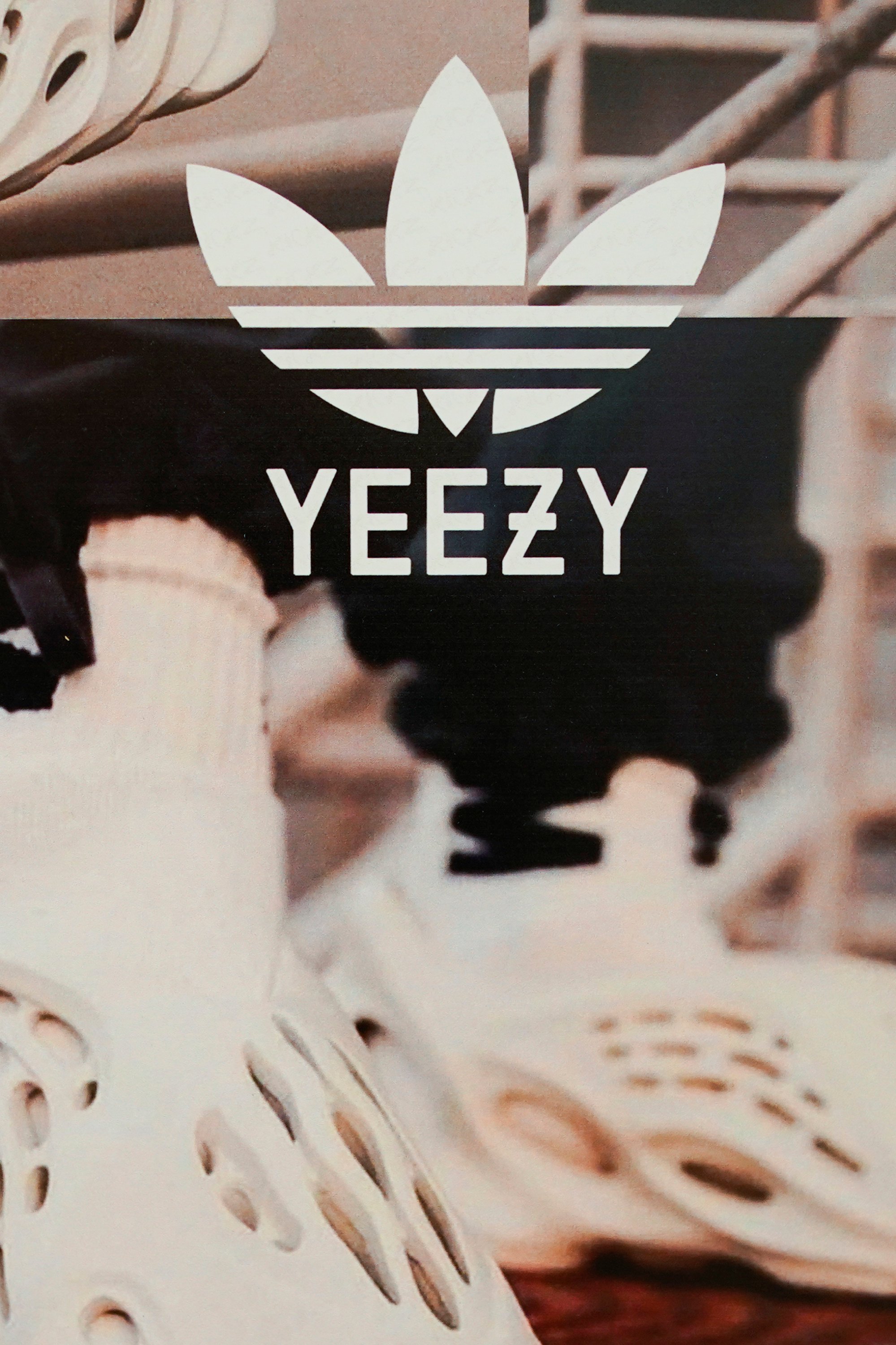 Kanye spotted in unreleased neon green yeezy 350s : r/streetwear