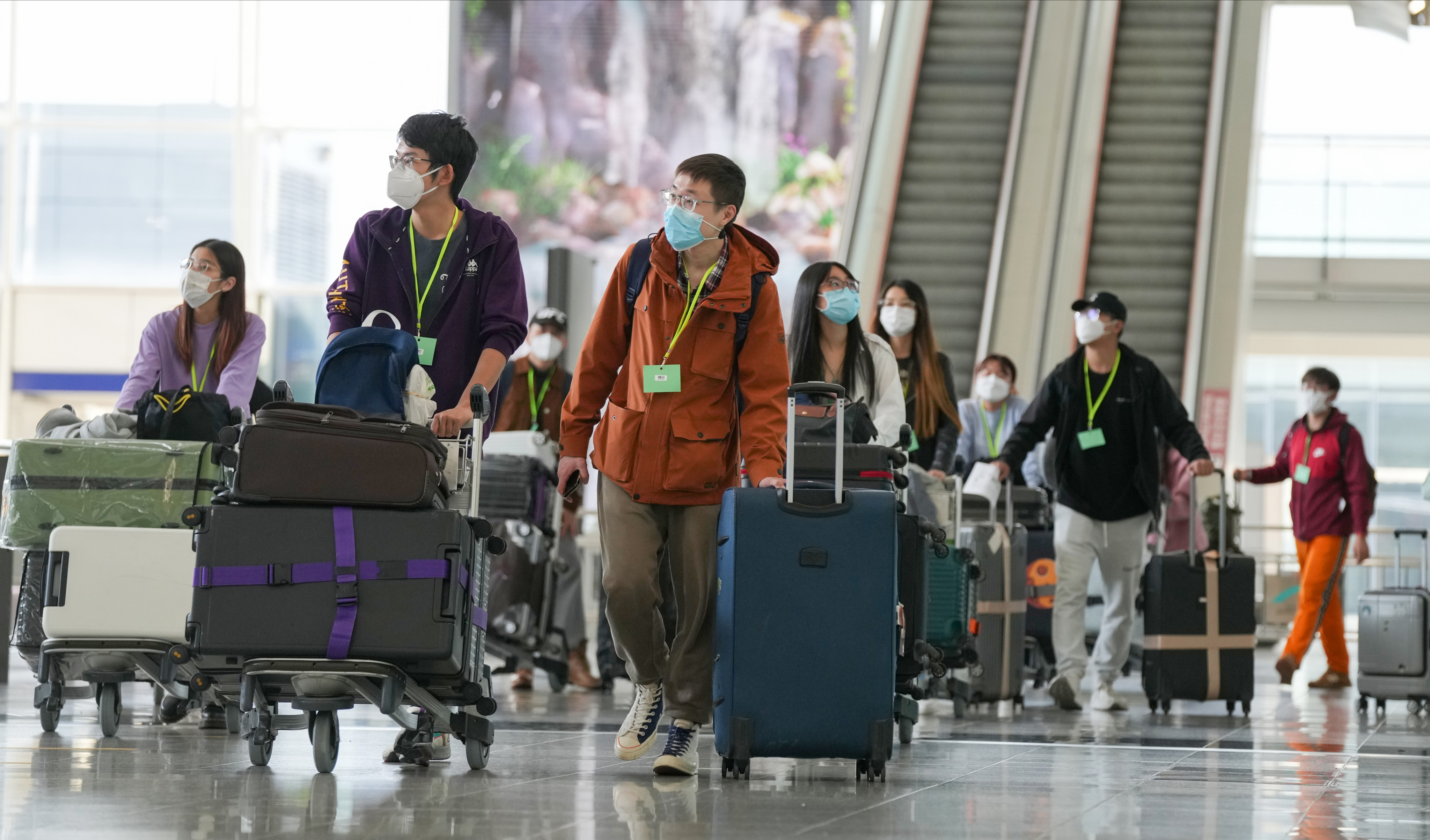 Inbound travellers arrived at the Hong Kong International Airport after the government cancels its compulsory hotel quarantine on 26 September 2022. Photo: Sam Tsang.