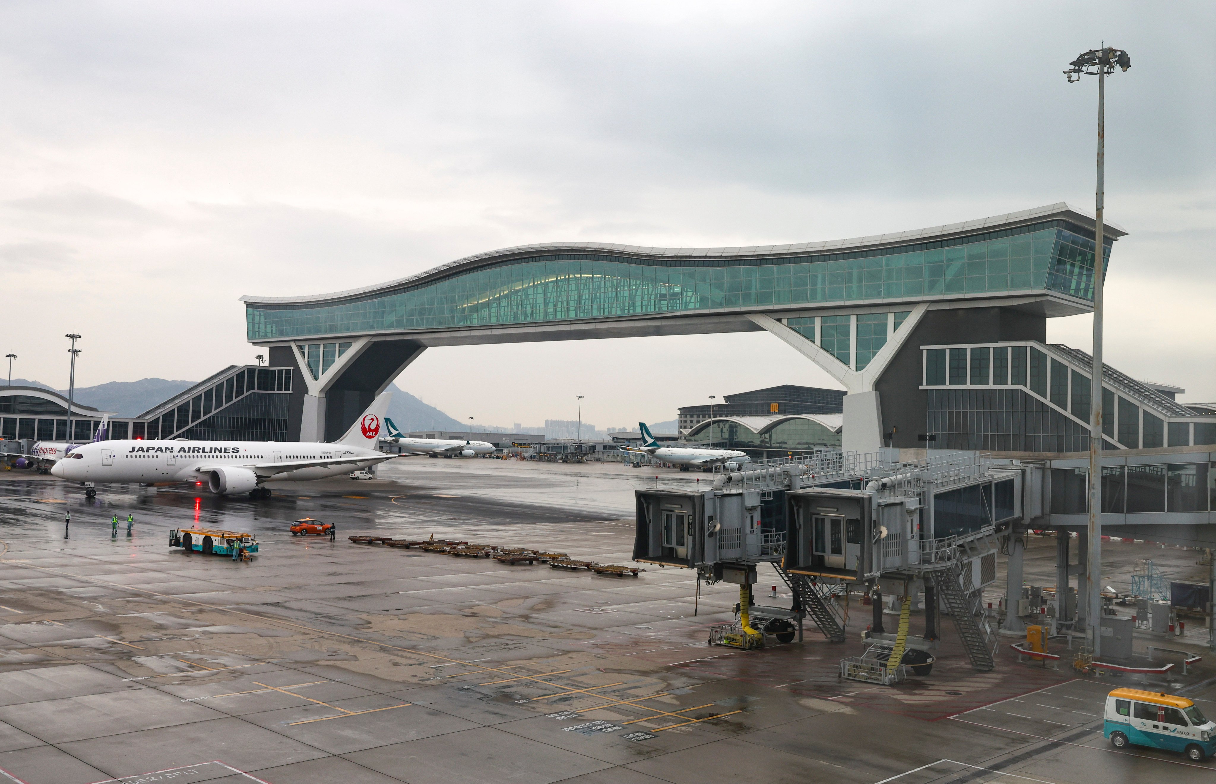 The new Sky Bridge at the Hong Kong International Airport is part of a wider HK$9 billion (US$1.15 billion) expansion and upgrade of the airport’s infrastructure and facilities. Photo: Yik Yeung-man