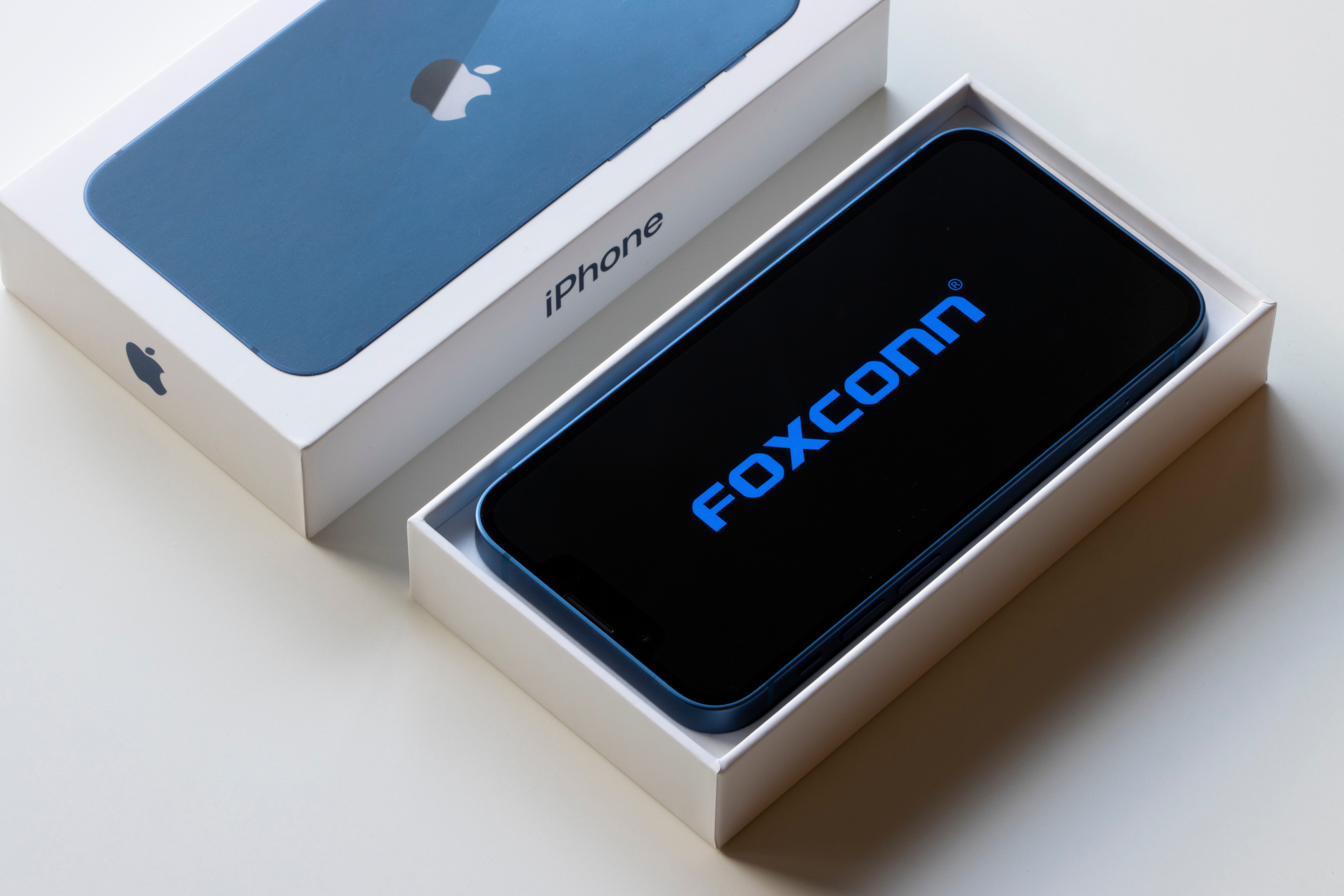 Foxconn Technology Group said a worker at its iPhone factory in the central city of Zhengzhou can earn more than 15,000 yuan in extra pay for a full month’s attendance. Photo: Shutterstock