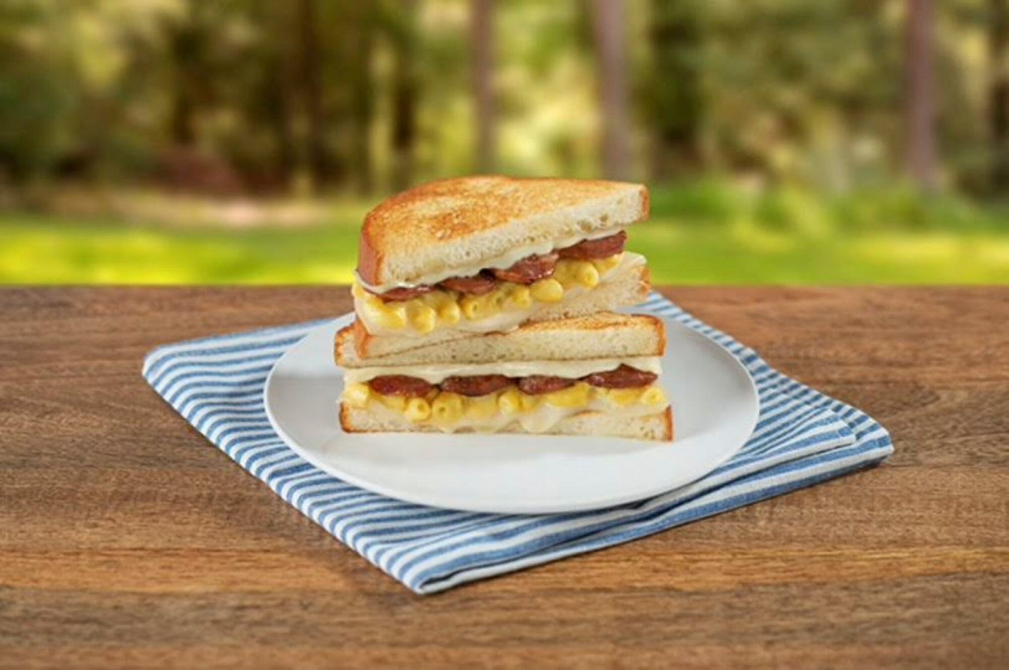 Guy Fier’s “Sausage, Mac ‘n’ Cheese Grilled Cheese Camping Sandwiches”. Photo: King’s Hawaiian