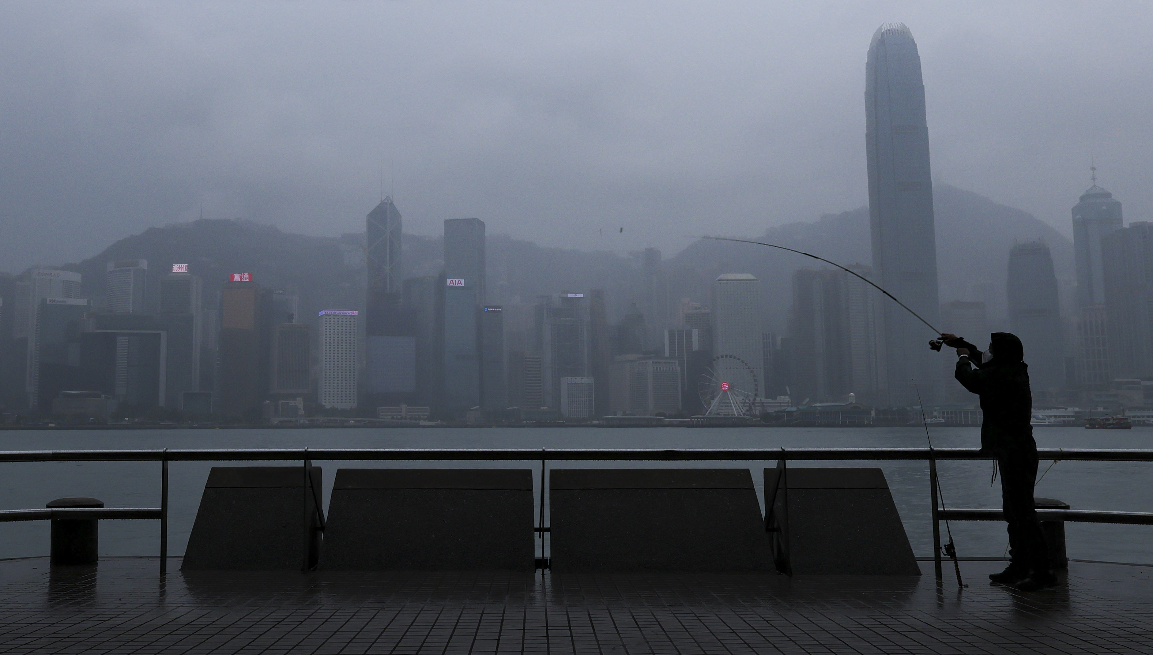 Hong Kong is feeling the effects of Severe Tropical Storm Nalgae. Photo: Jelly Tse