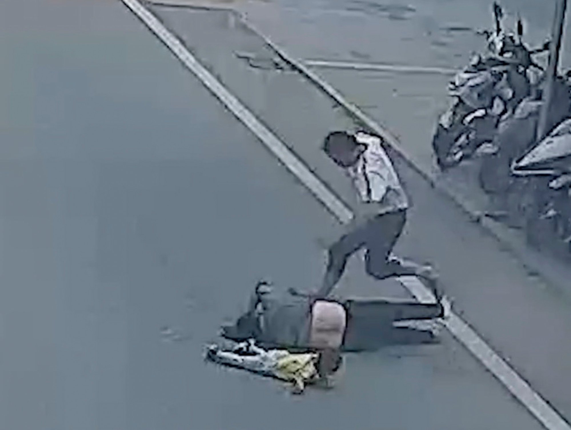 ‘Exchanging an arm for a life all worth it’ Chinese woman throws