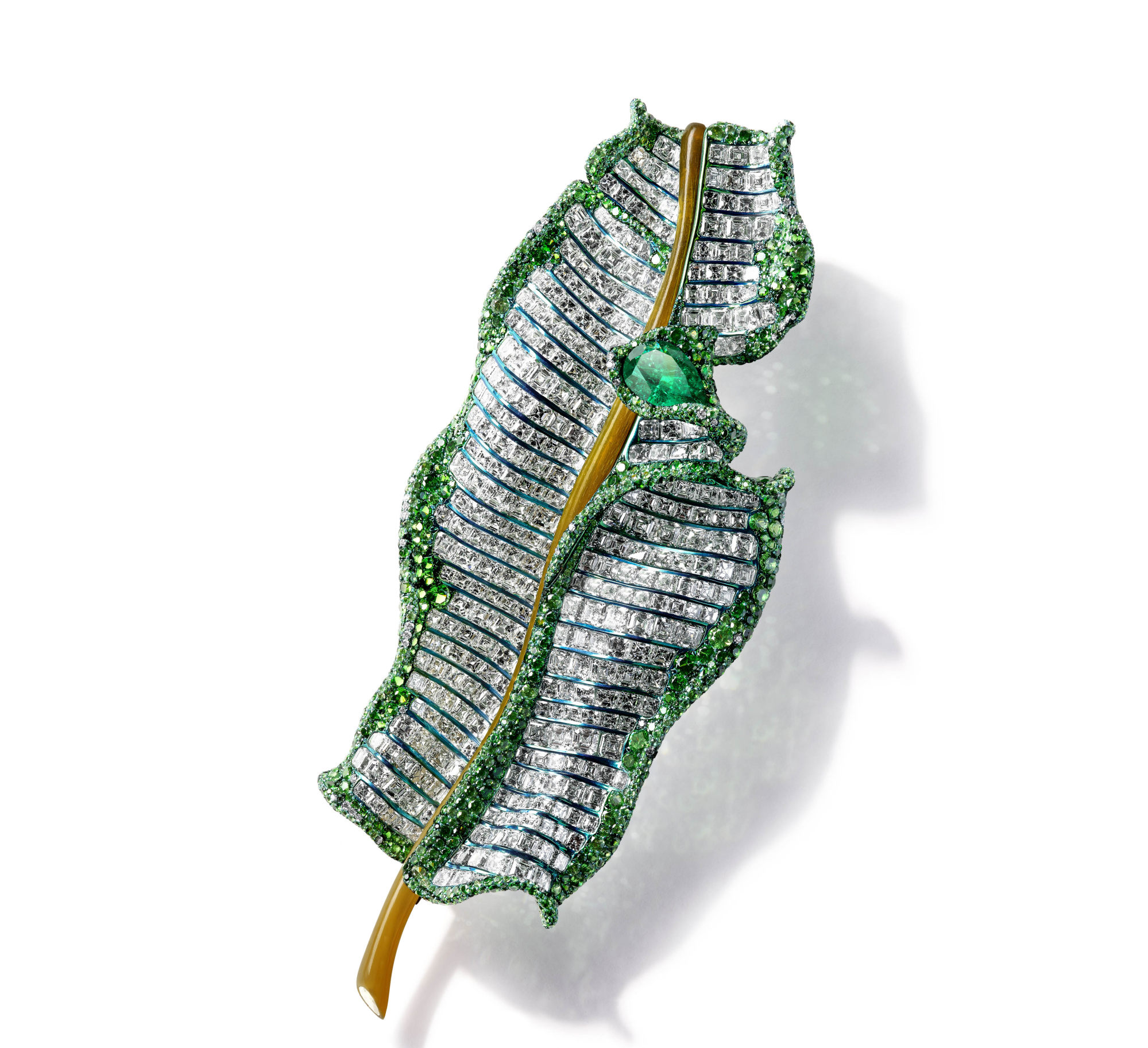 The Black Label Masterpiece VIII Caribbean Summer brooch makes its Asian debut at Cindy Chao’s gallery in Taipei.