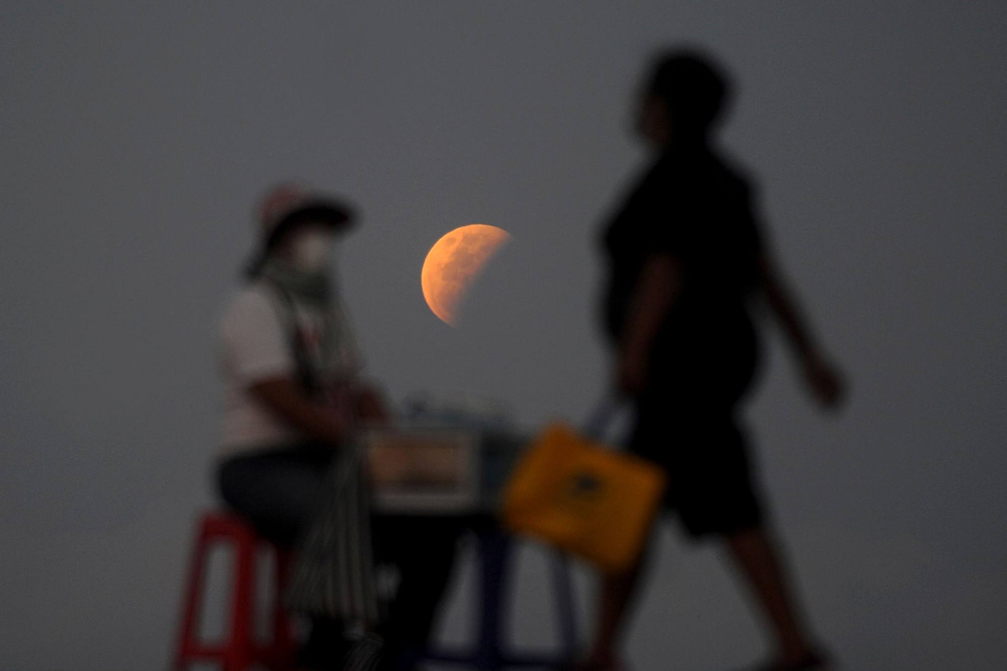 A “super blood moon” seen in Bali, in Indonesia, on May 26, 2021. Photo: AFP