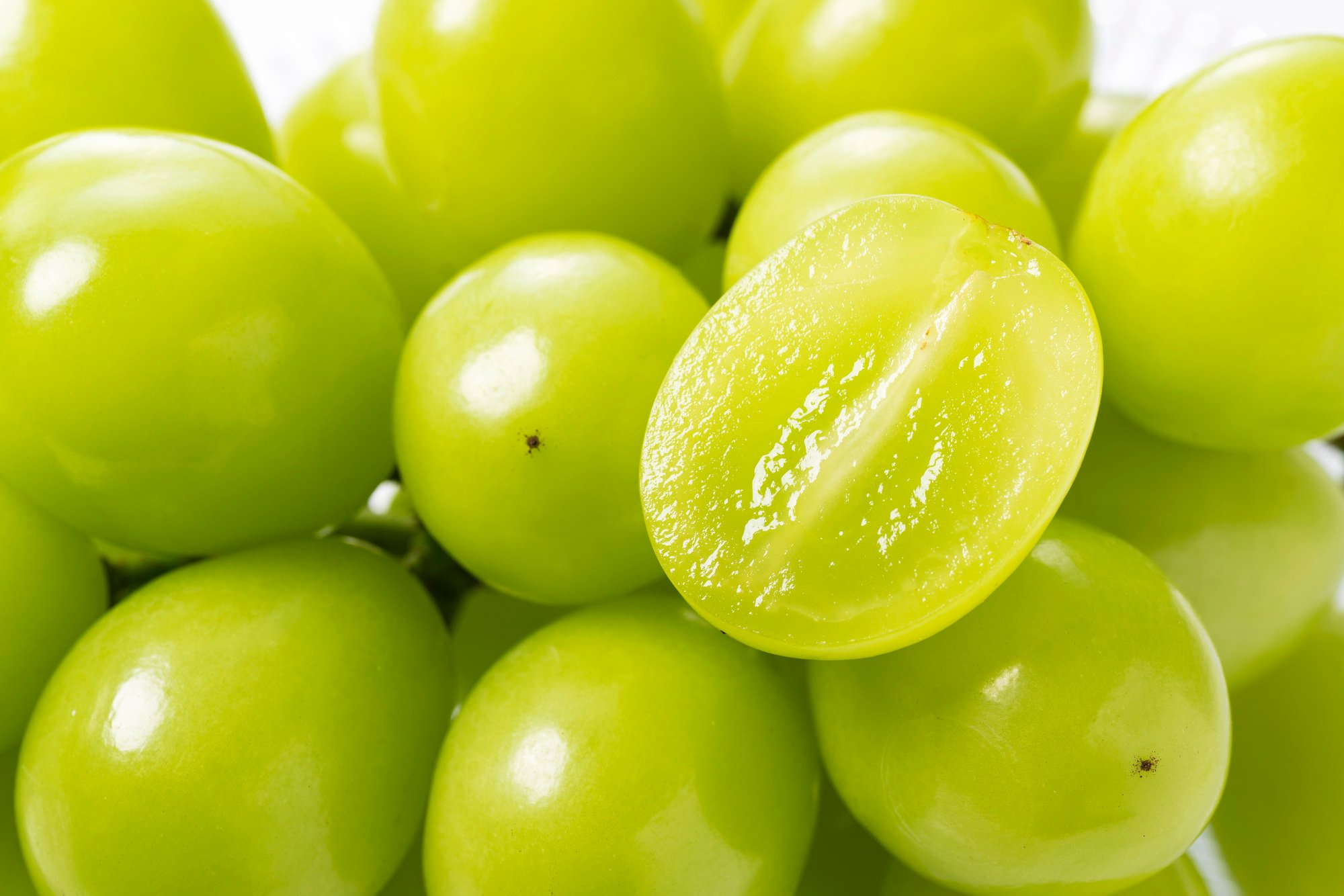 Which country produces the best Shine Muscat grapes China, Japan or