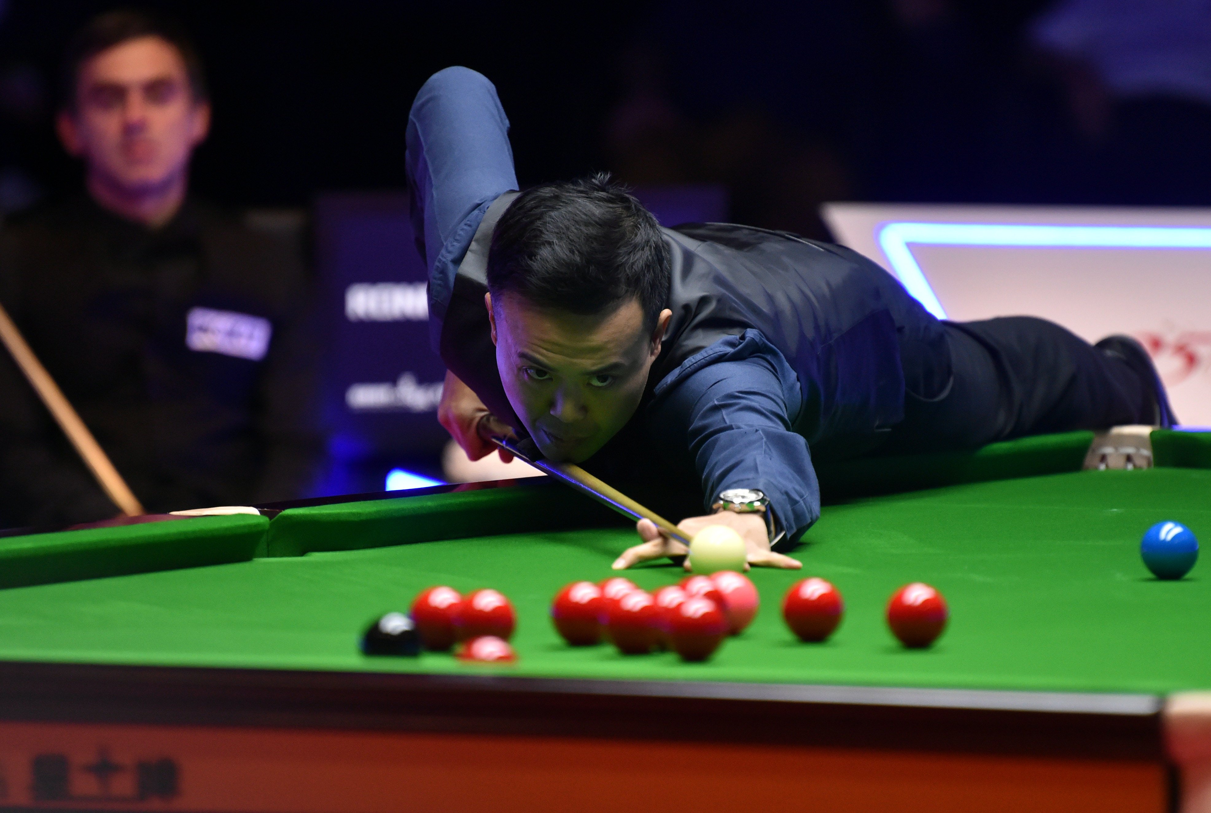 Marco Fu competes during the Hong Kong Masters final against Ronnie O’Sullivan. Photo: Xinhua