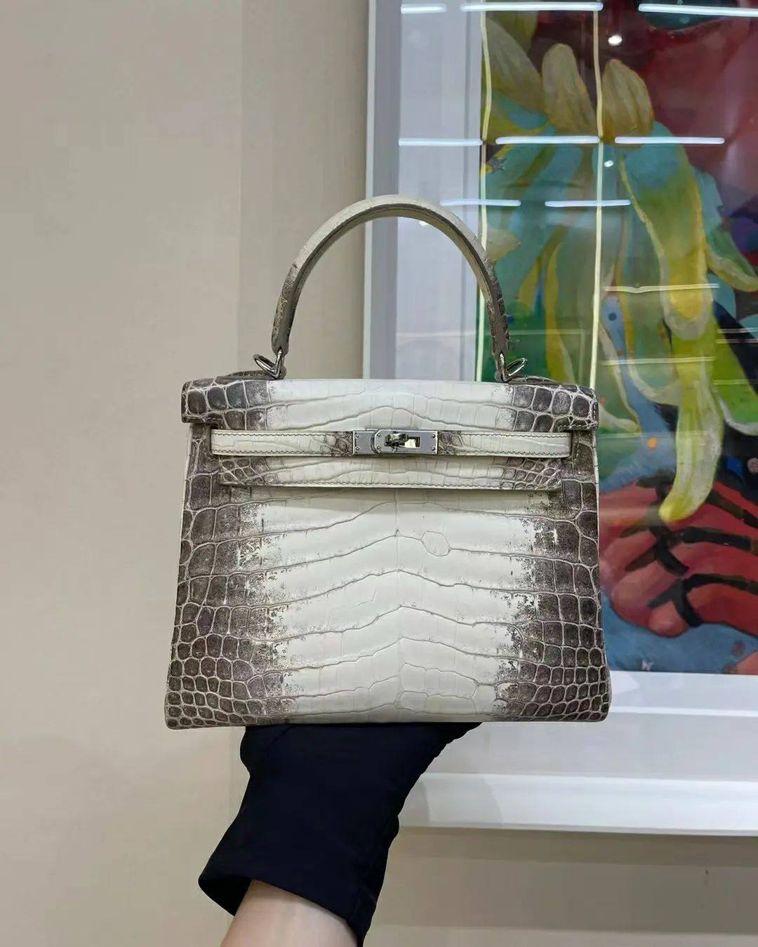 Hermes Kelly bag fetches record $346,802 at Sotheby's