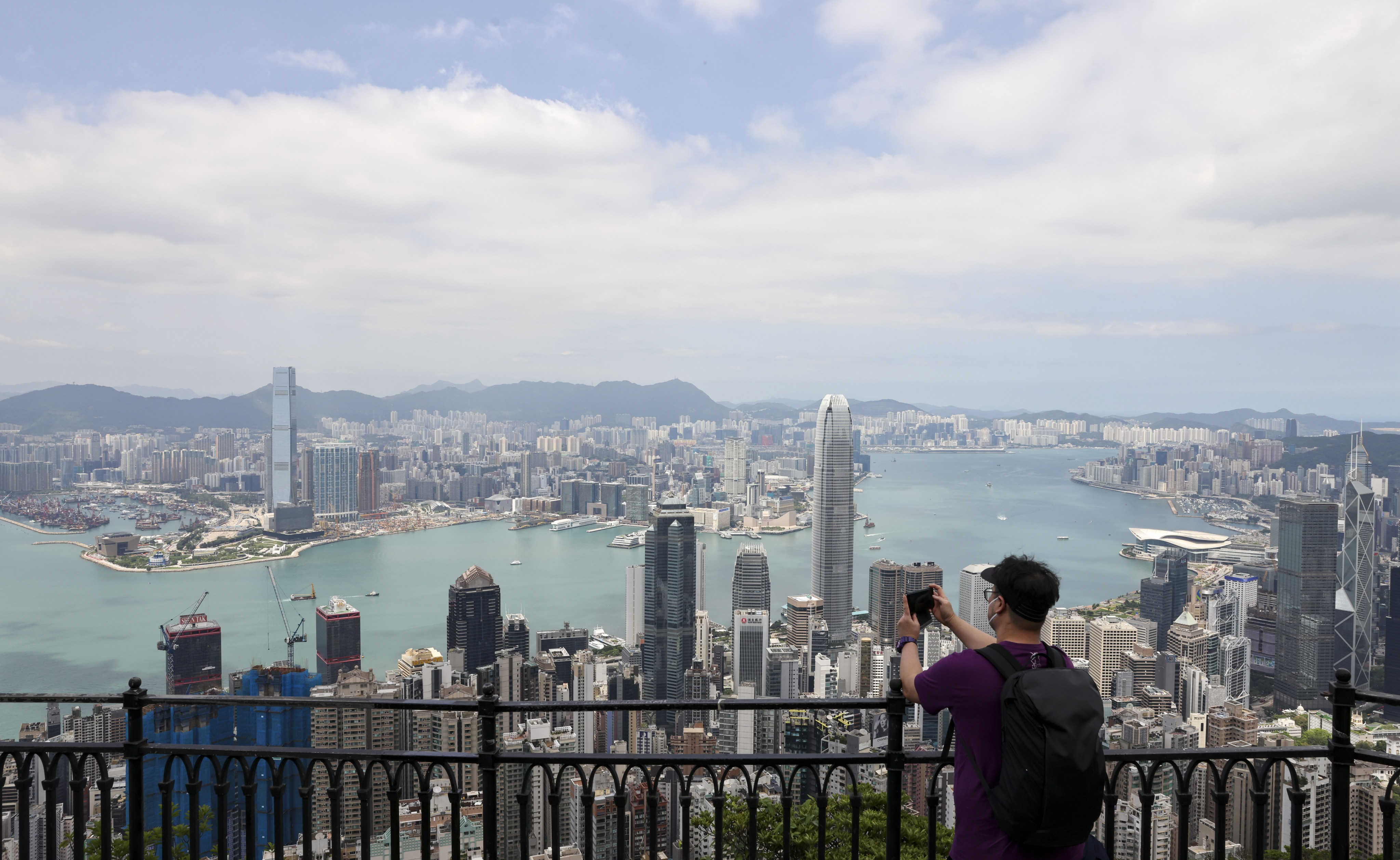 Hong Kong downgrades full-year GDP growth forecast to 3.2 per cent contraction. Photo: K. Y. Cheng
