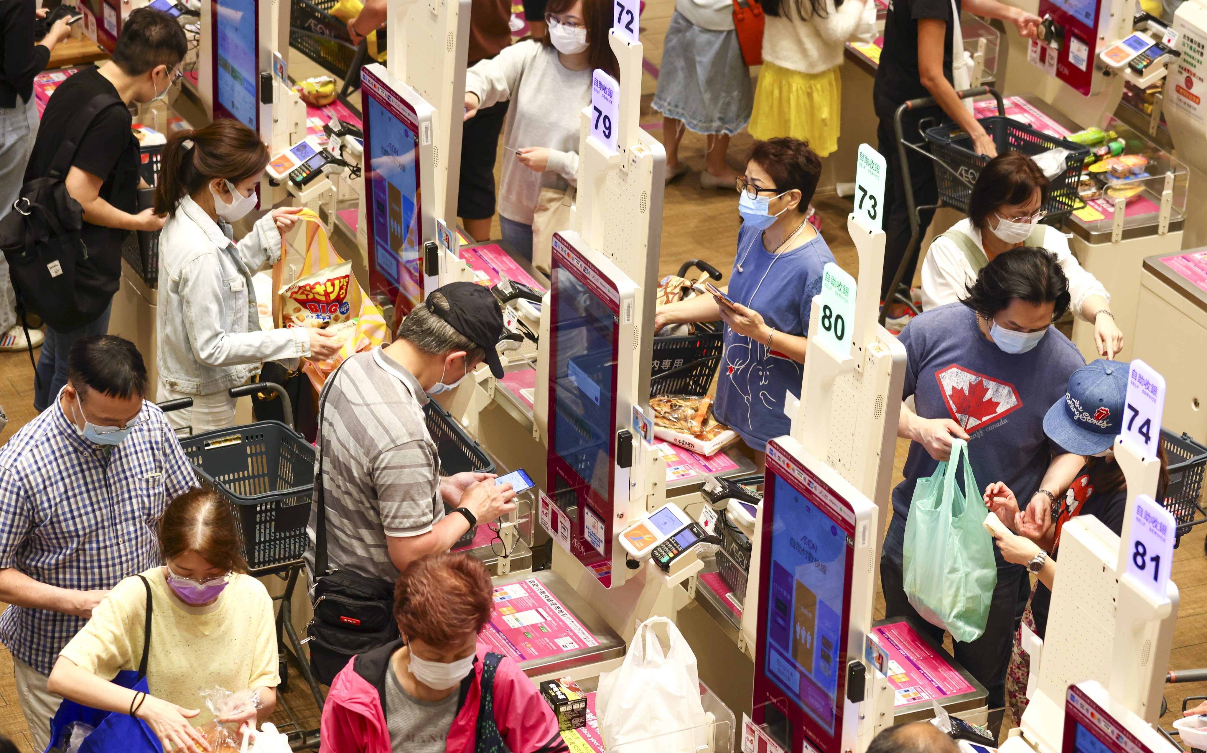 Consumers in Hong Kong and the Greater Bay Area prefer contactless payment even as the impact of the pandemic has diminished. Photo: Nora Tam