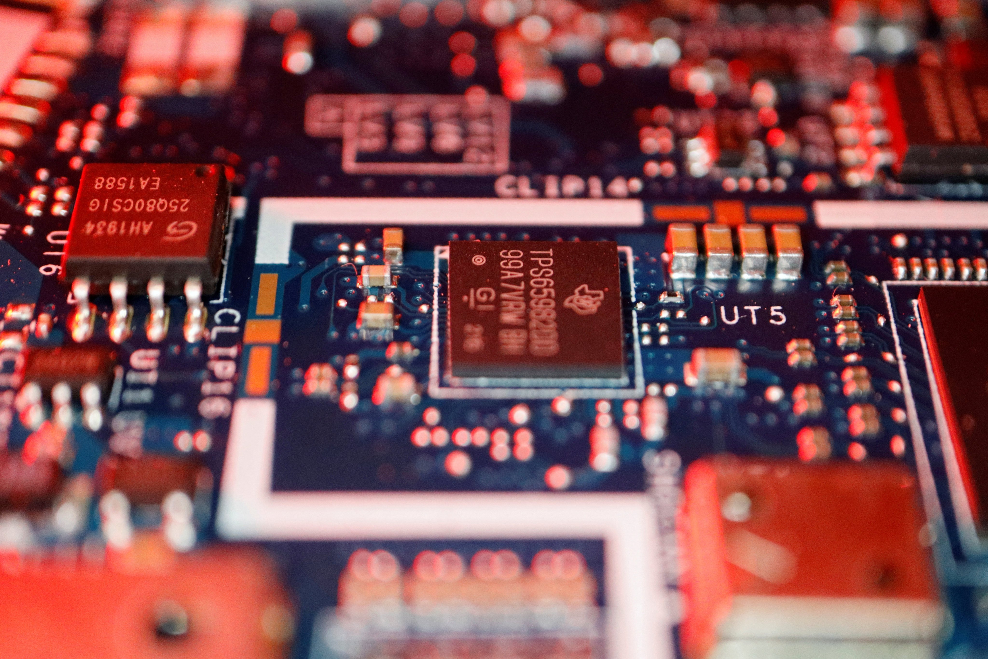 Semiconductor chips on a circuit board of a computer. China and the US are in a race to achieve hegemony in developing and manufacturing chips. Photo: Reuters