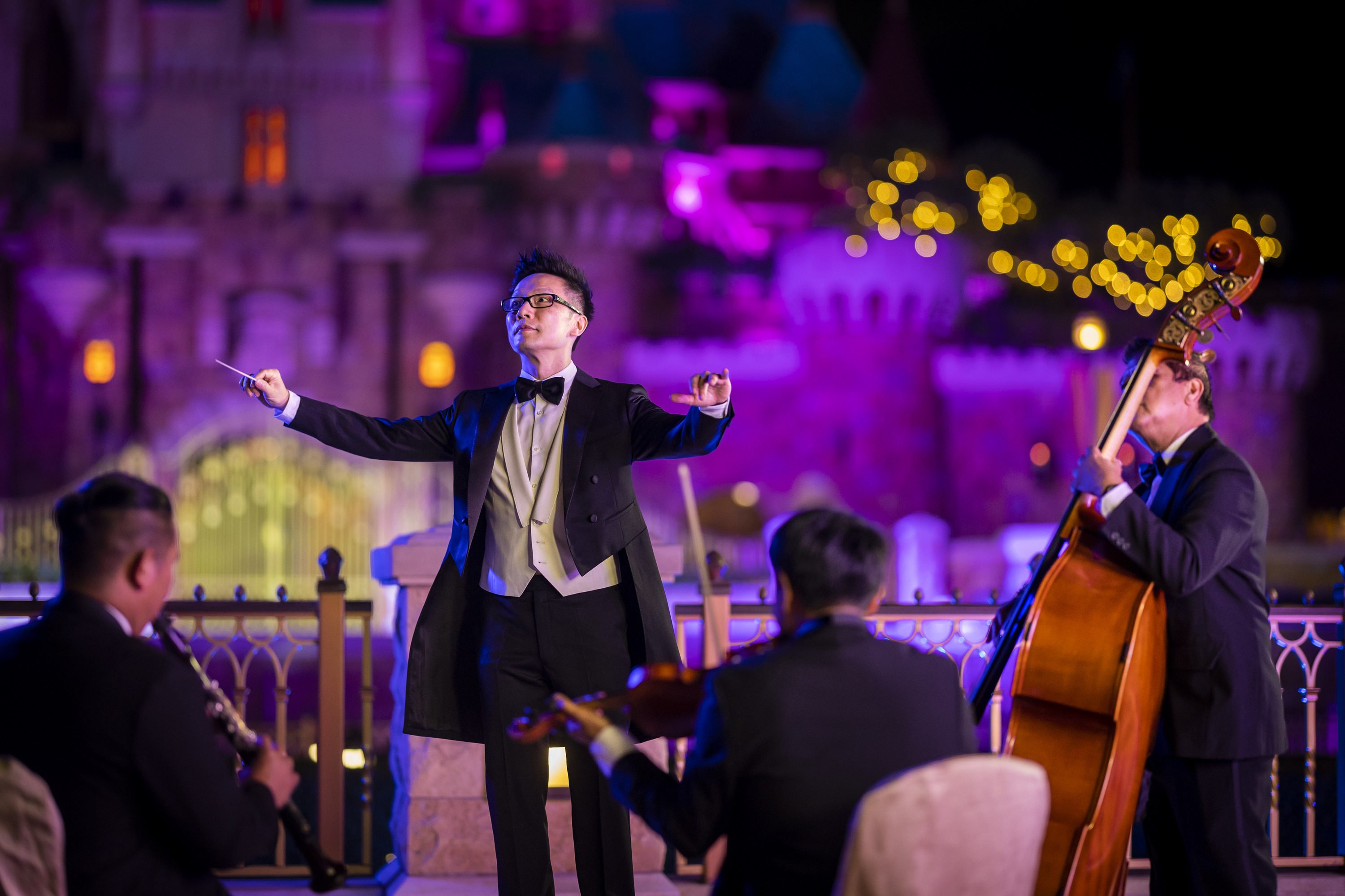 A series of concerts will be held at Hong Kong Disneyland before Christmas and will feature numerous guests, including composer Chiu Tsang-hei on the conductor’s podium. Photo: Hong Kong Disneyland