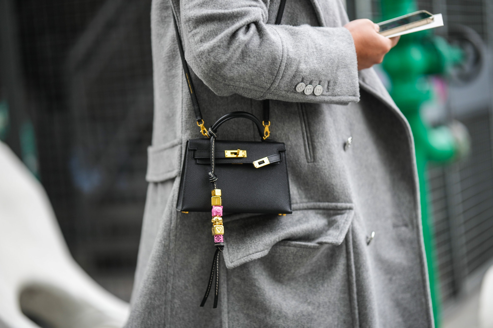 SHANGHAI, CHINA - APRIL 29, 2021 - Photo taken on April 29, 2021 shows the  flashy brand roadshow pop-up store of French luxury fashion and leather  goods bag brand Louis Vuitton (LV)