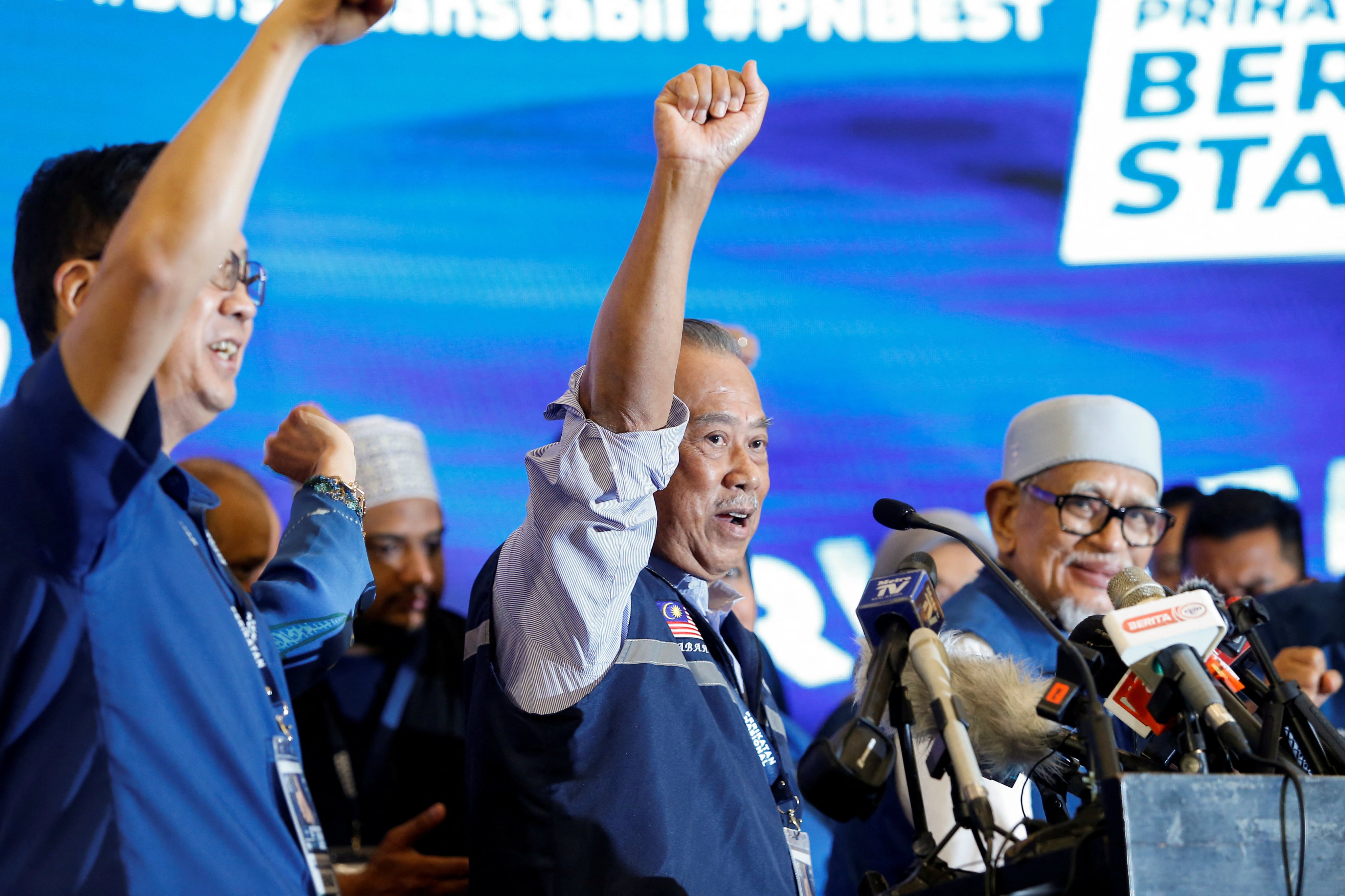 Muhyiddin Yassin (centre), former Malaysian prime minister and Perikatan Nasional chairman, during a news conference after the country’s 15th general election on Sunday. Photo: Reuters