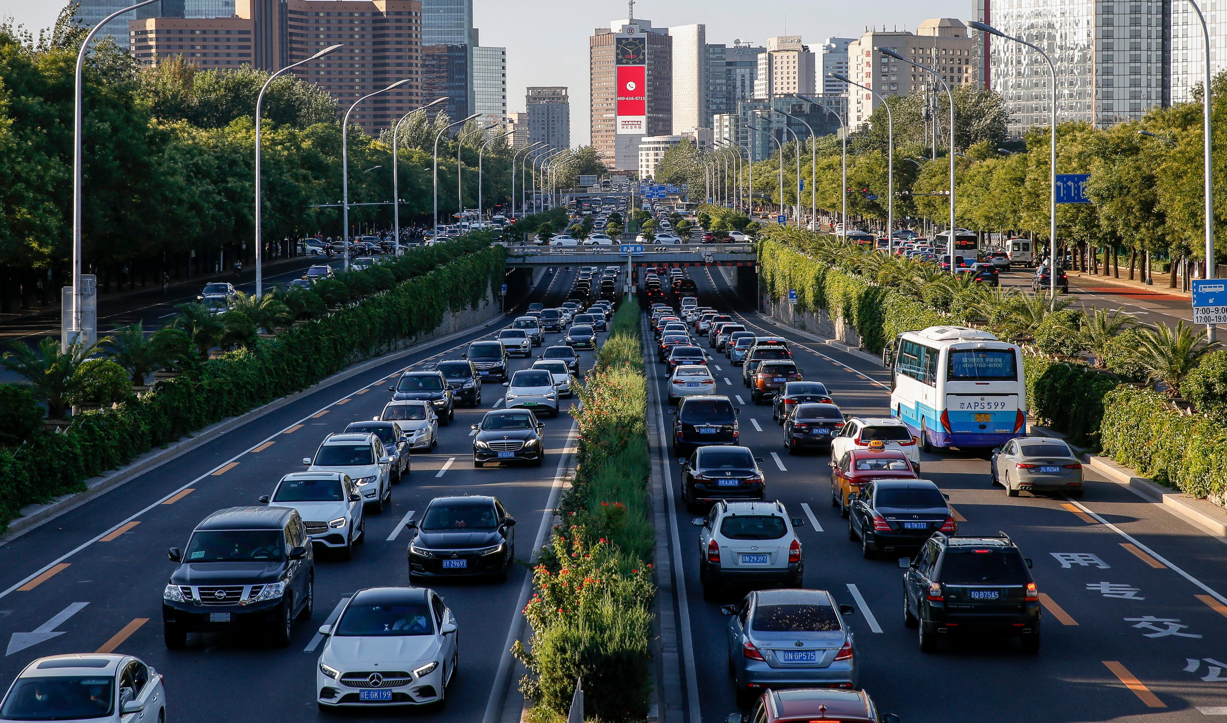 Accelerating the transition towards EVs can contribute greatly to China’s climate targets to achieve net-zero emissions by 2060, Greenpeace says.  Photo: EPA-EFE