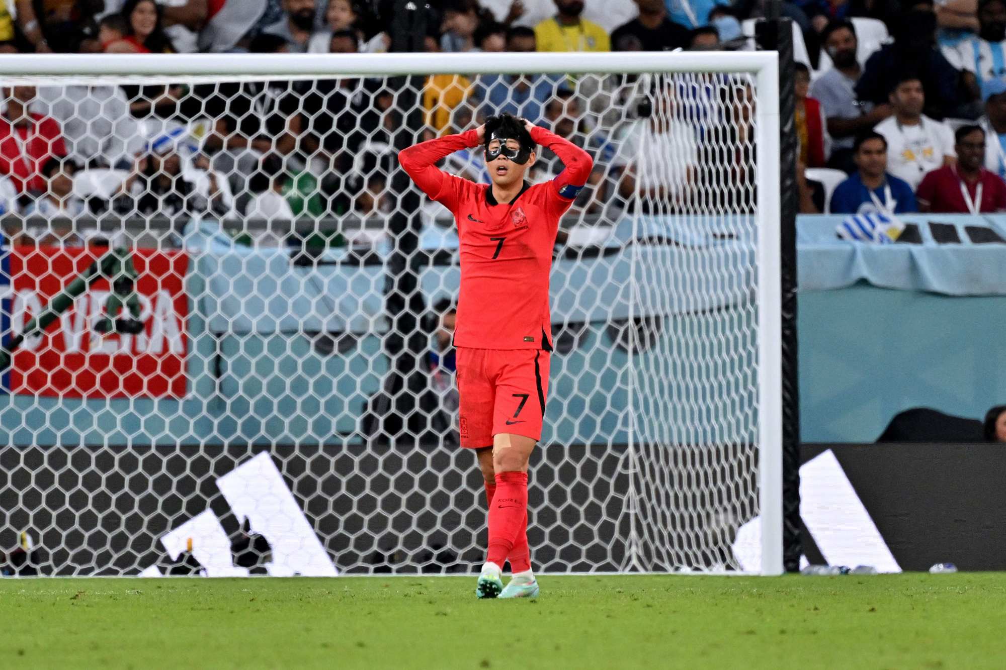 LEAD) Exhausted Son Heung-min finds new gear in World Cup qualifying win  for S. Korea