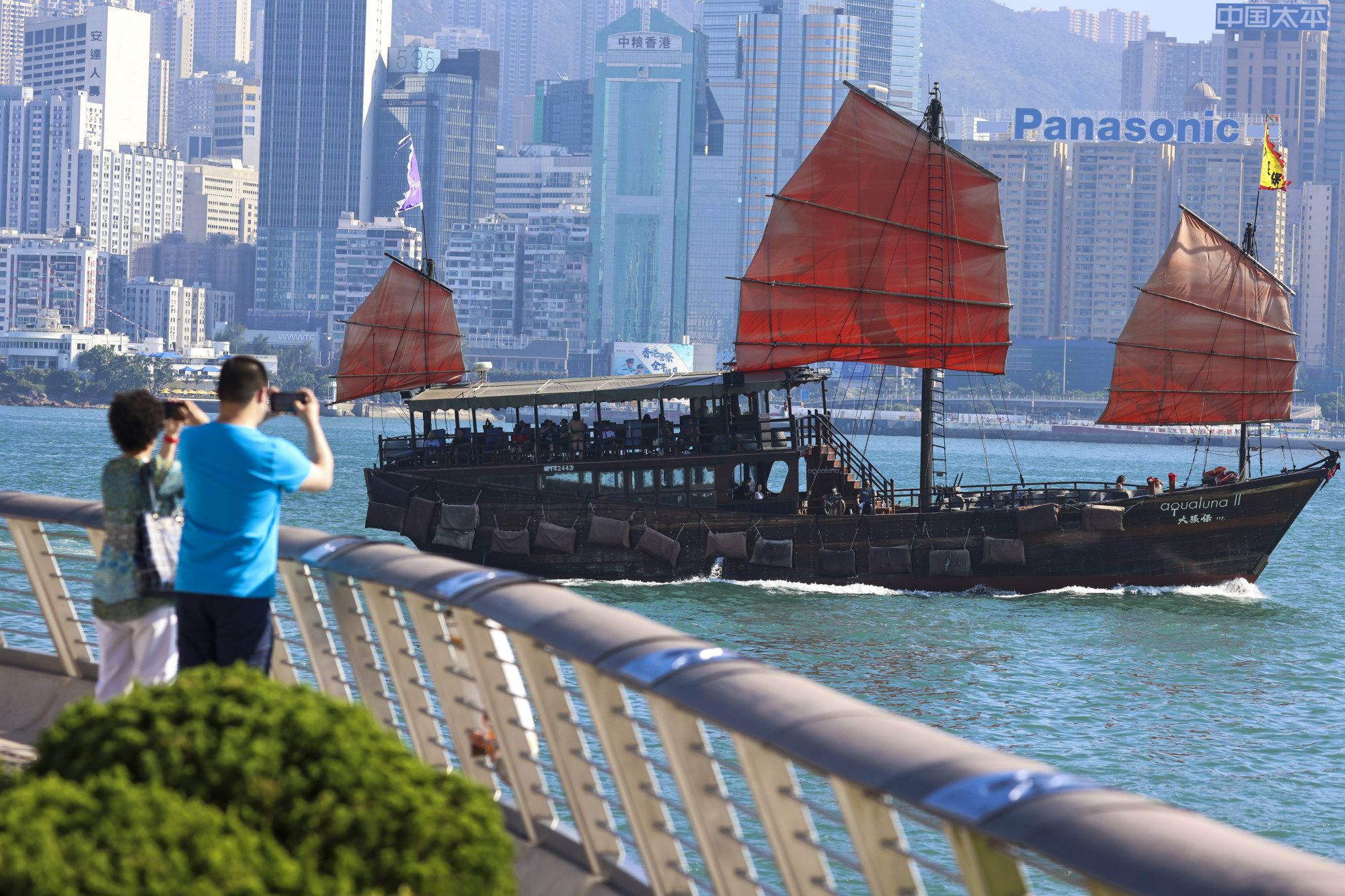 El lujo da marcha atrás en Hong Kong: Louis Vuitton y Fendi cierran tiendas  en la ciudad