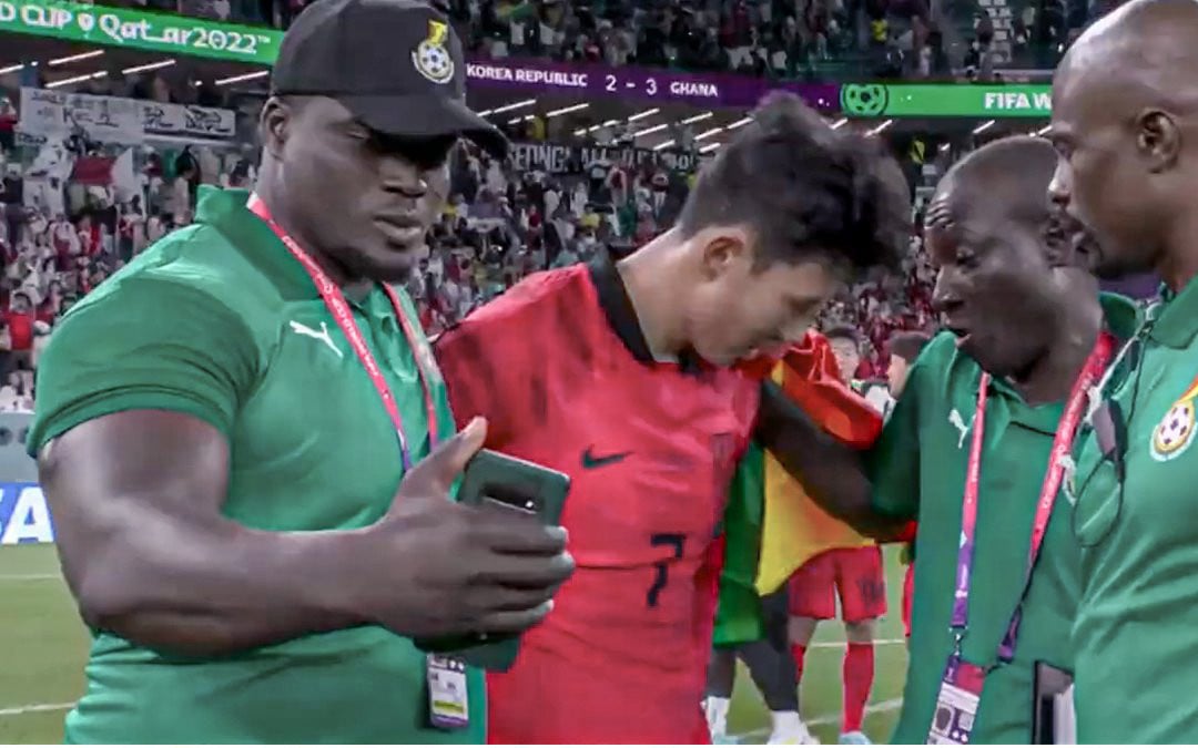 Salt Bae Seen Touching The World Cup Trophy, Slammed For Breaking