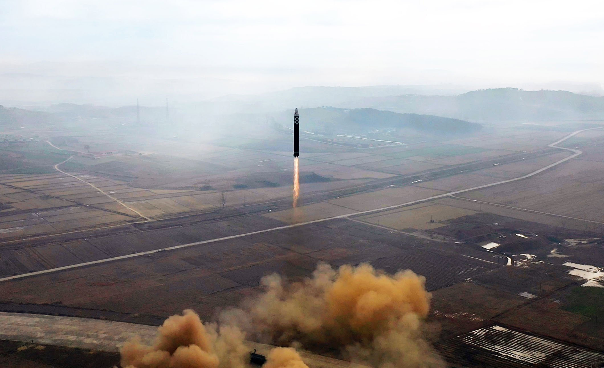 A picture provided by North Korean state news agency KCNA on November 19, 2022, shows the firing of a new type of Hwasong-17 ICBM from Pyongyang’s international airport. Photo: KCNA/dpa 