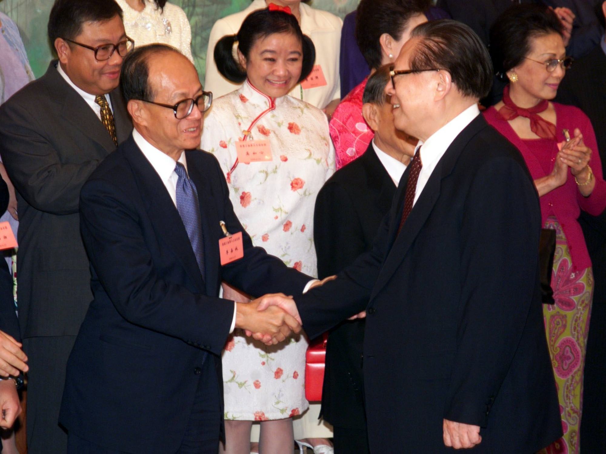 Li Ka-shing (left) meets Jiang Zemin in Beijing. Photo: Handout