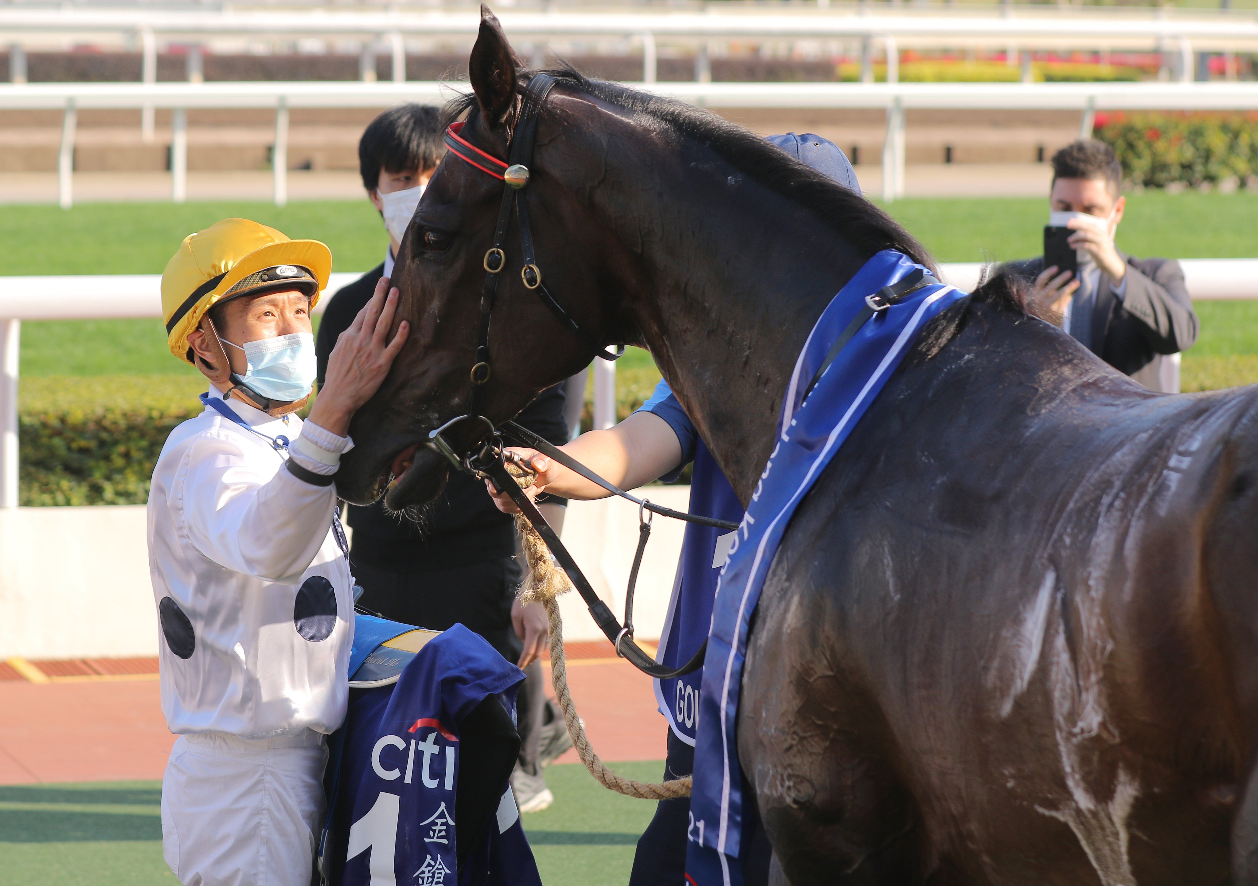 Jockey Vincent Ho gives Golden Sixty a pat after their victory in the 2021 Gold Cup. Photos: Kenneth Chan