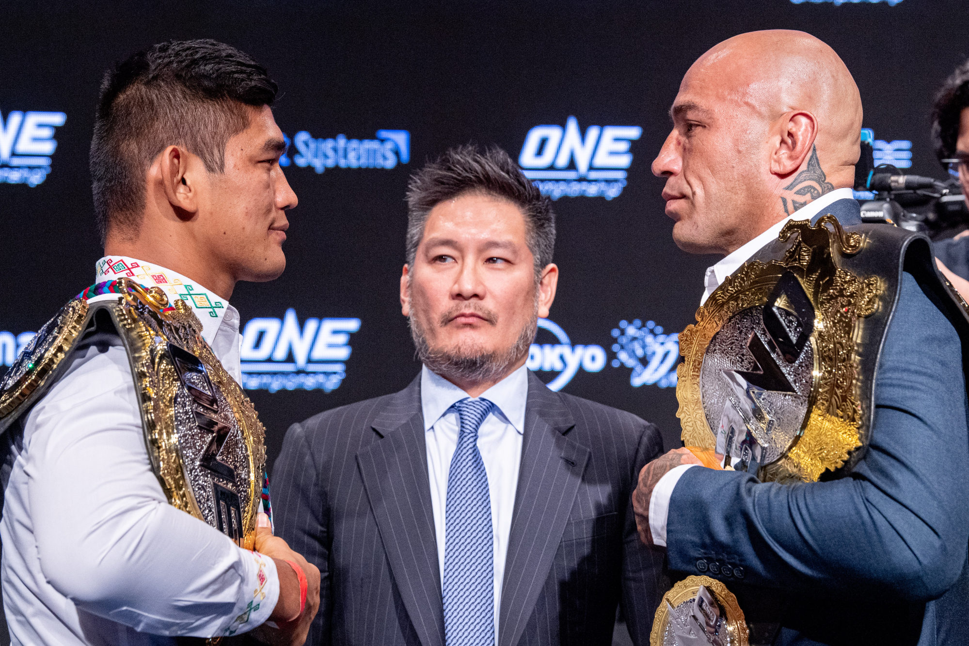 Aung La N Sang (left) and Brandon Vera face off ahead of their bout at ONE: Century in Tokyo.