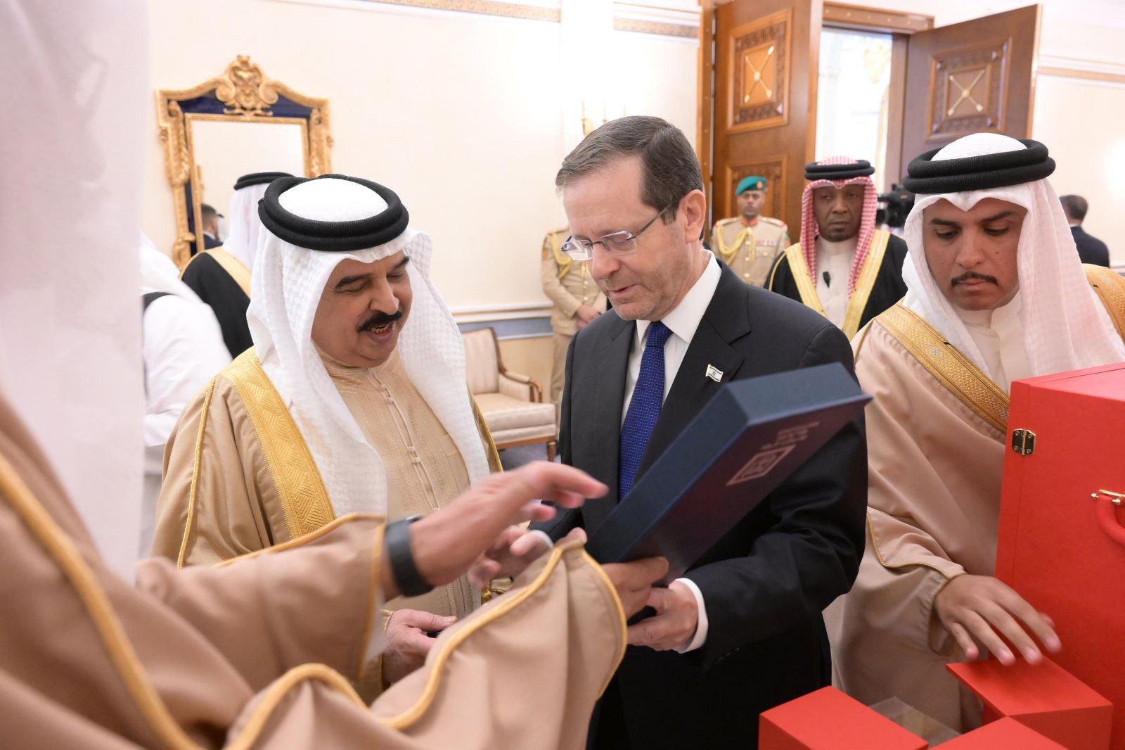 Bahrain’s King Hamad bin Isa Al Khalifa, left, and Israeli President Isaac Herzog in Bahrain on Sunday. Photo: GPO / dpa