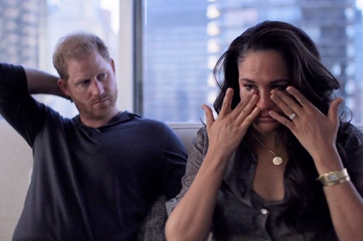 Meghan Markle And Prince Harrys Week Of War Their Explosive Netflix Docuseries Drops Hot On 