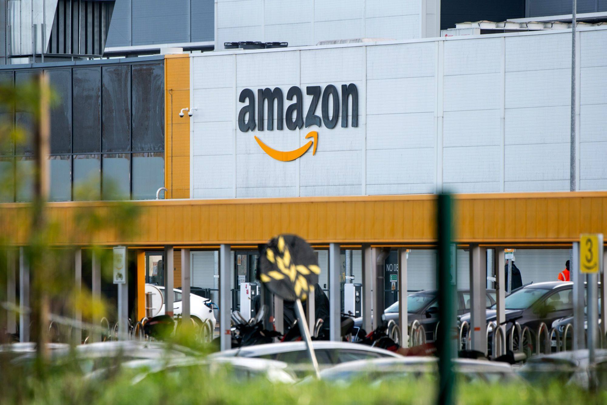 The Amazon.com fulfillment centre in Bretigny-sur-Orge, France, on November 25, 2022.  Photo: Bloomberg