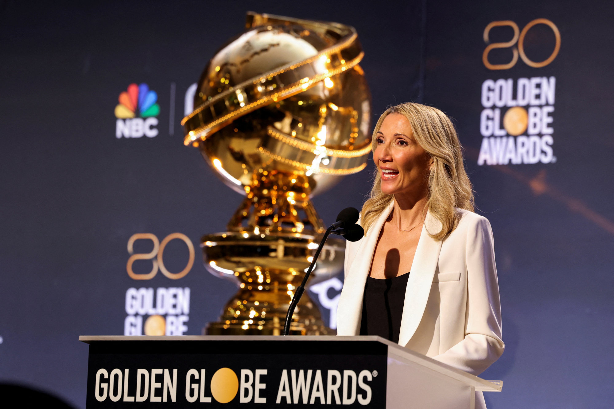 Colin Farrell praises his Golden Globes presenter Ana de Armas