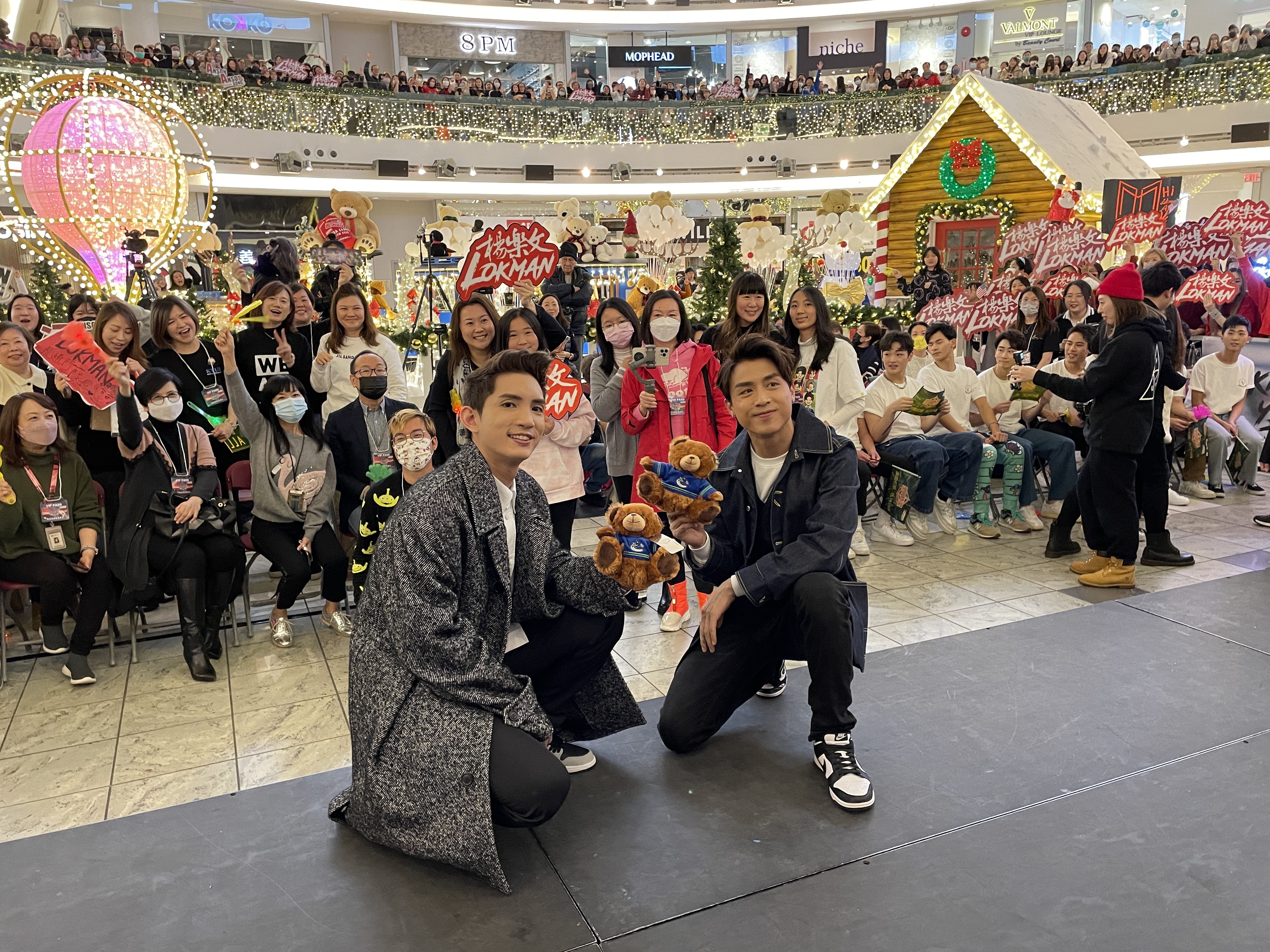 Lokman Yeung and Anson Kong (right) of Hong Kong Canto-pop boy band Mirror were in Canada 10 to promote the fifth season of reality television show King Maker, which launched their entertainment careers. Photo: Bernice Chan
