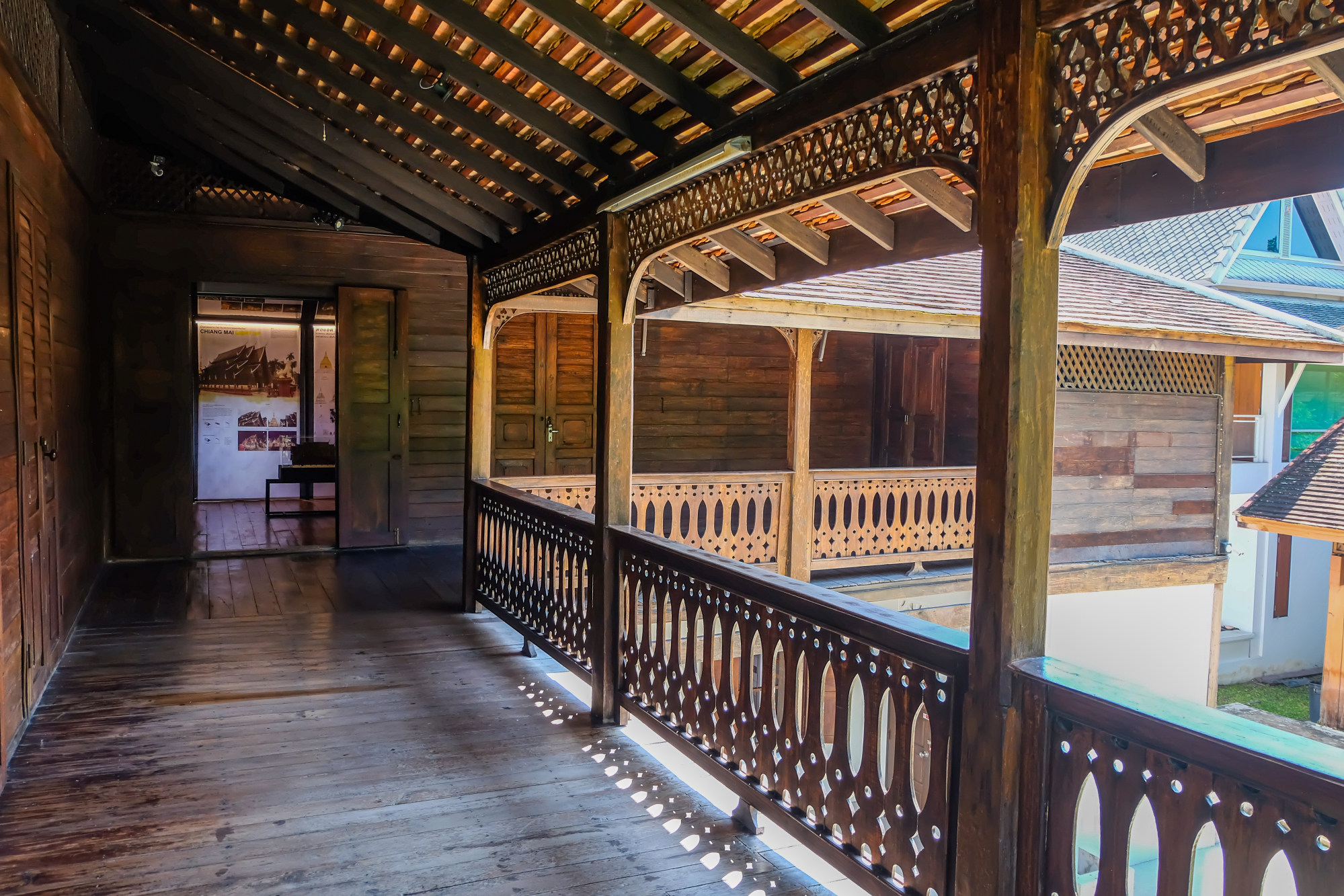 The upper level of Khum Chao Burirat. Photo: Ron Emmons