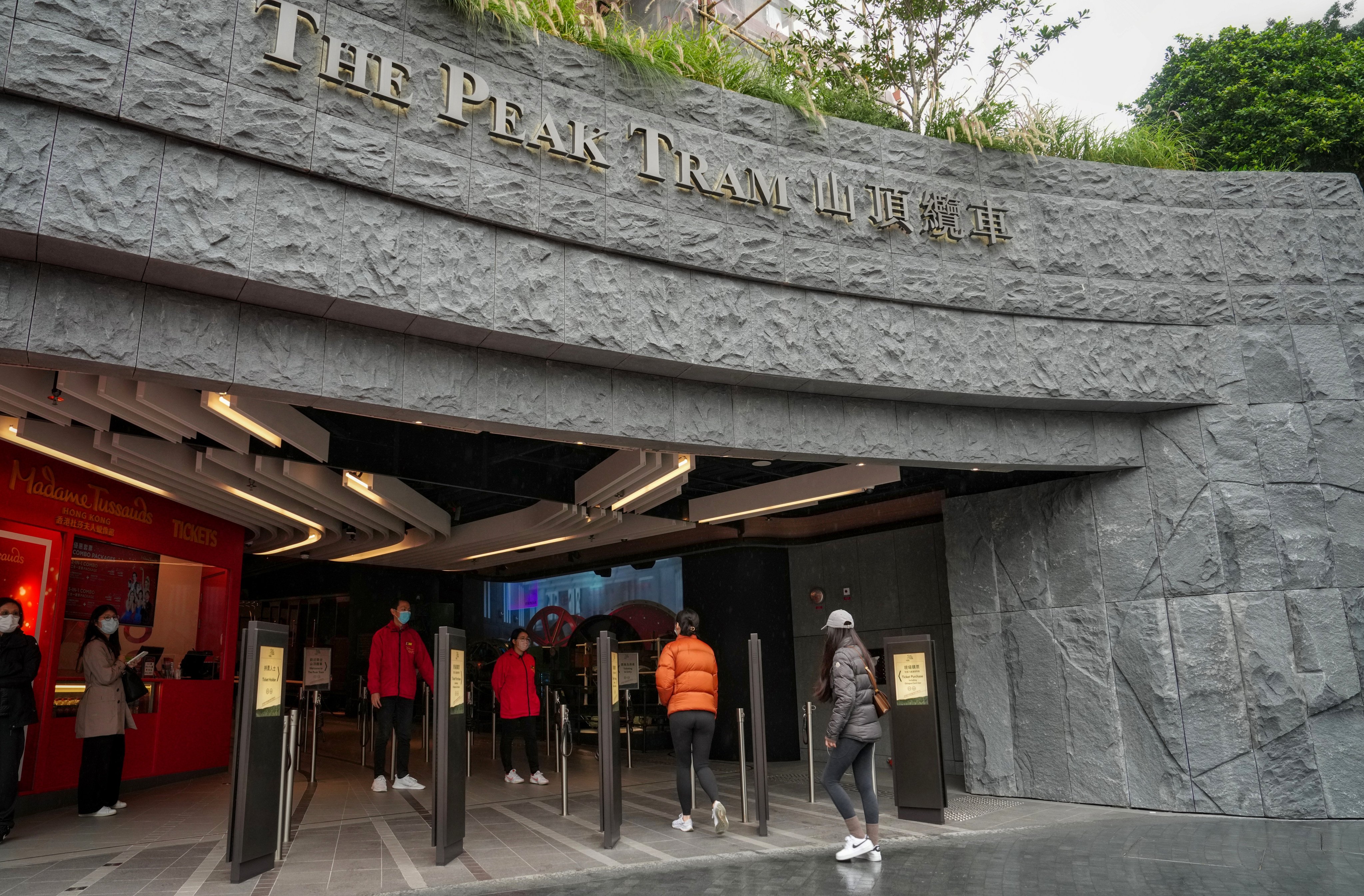 Few tourists were seen at the Peak Tram on Wednesday. Photo: Elson Li