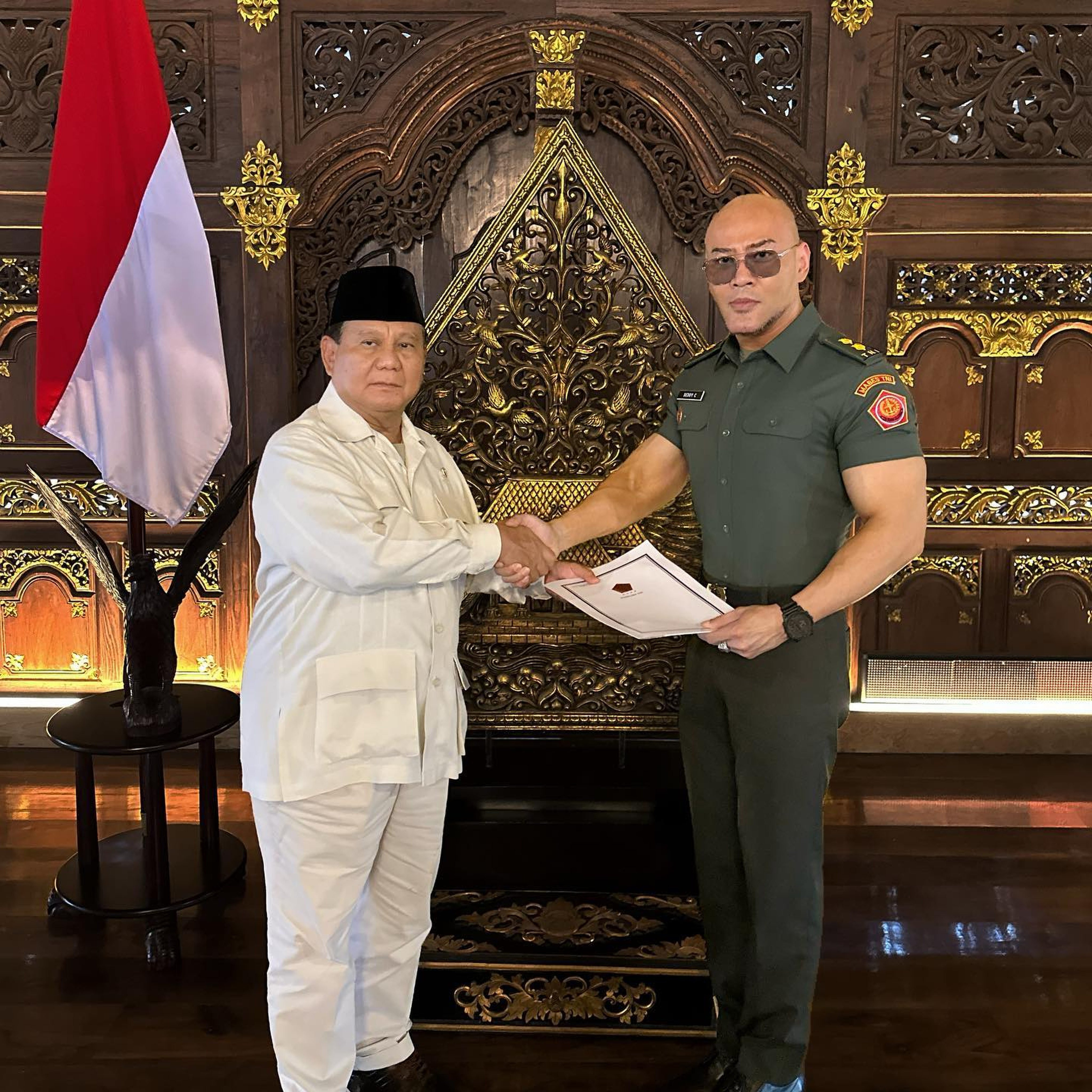 There has been public outcry in Indonesia after defence minister Prabowo Subianto (left) granted YouTuber ‘Deddy Corbuzier’ military honours. Photo: Instagram@mastercorbuzier