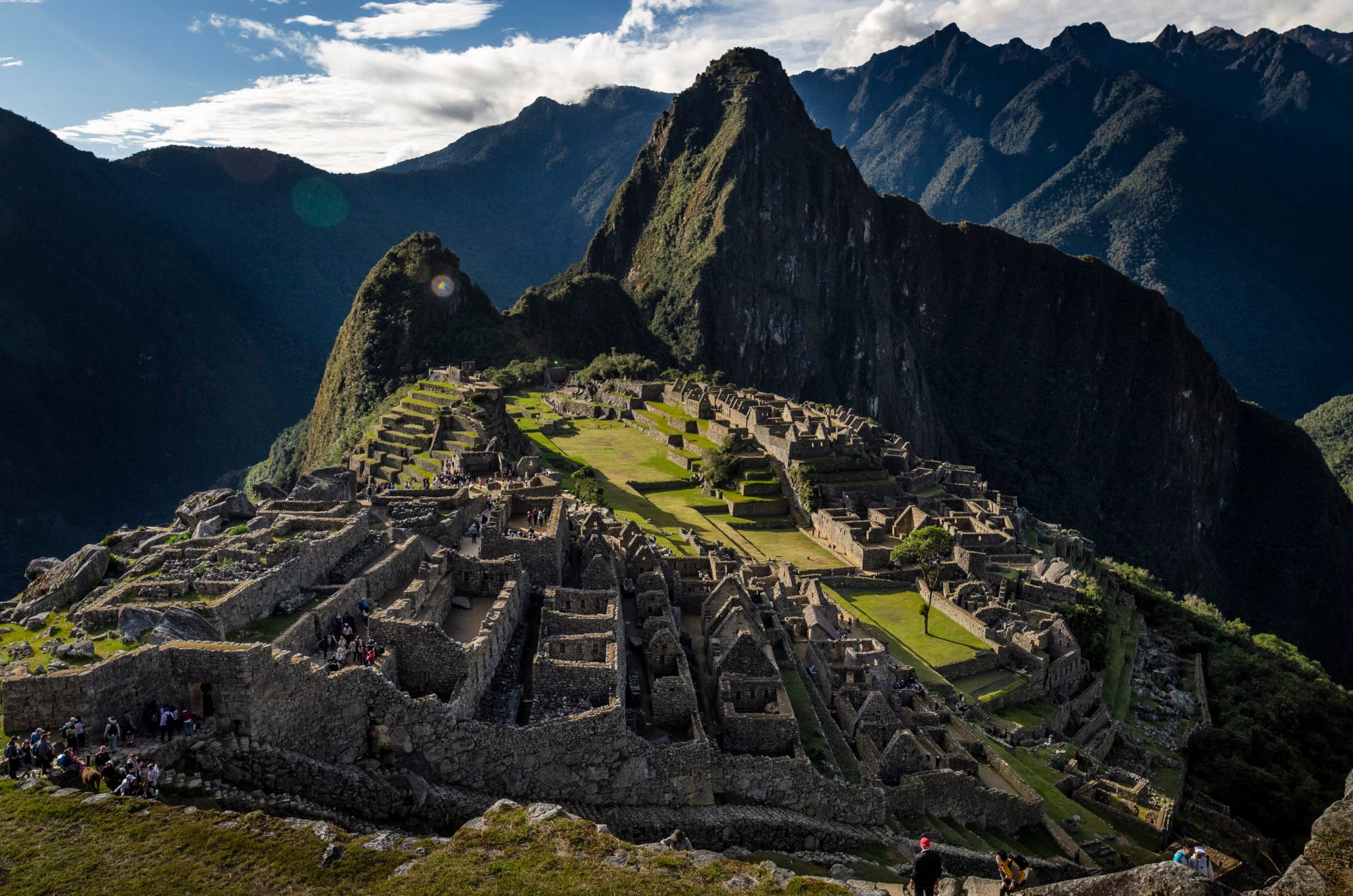 Thousands of Machu Picchu tourists stranded, as deadly Peru protests ...