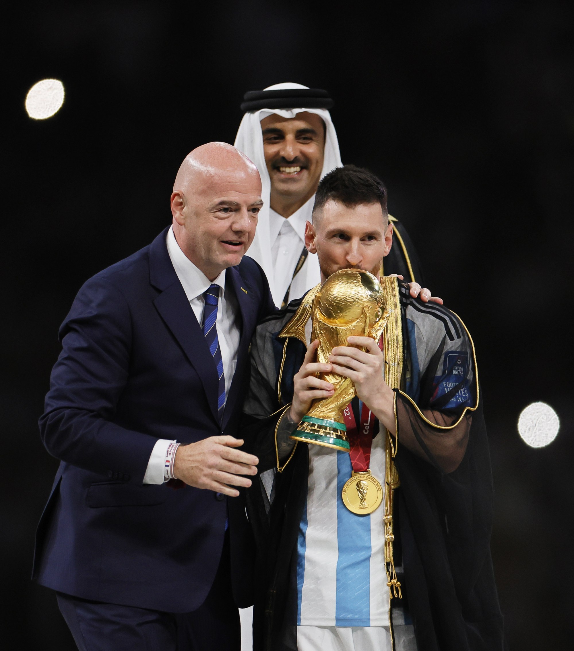 Lionel Messi being made to wear a 'bisht' during FIFA world cup final  sparks reactions from fans - Times of India