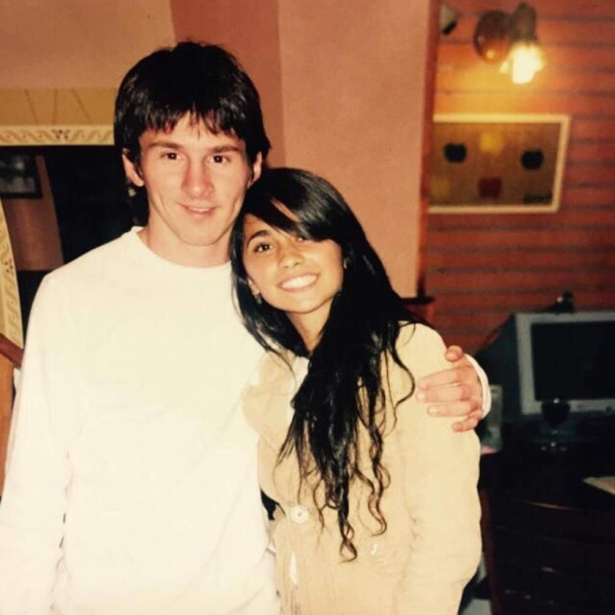 Lionel Messi and Antonela Roccuzzo in their youth. Photo: @Roccuzzo/Instagram