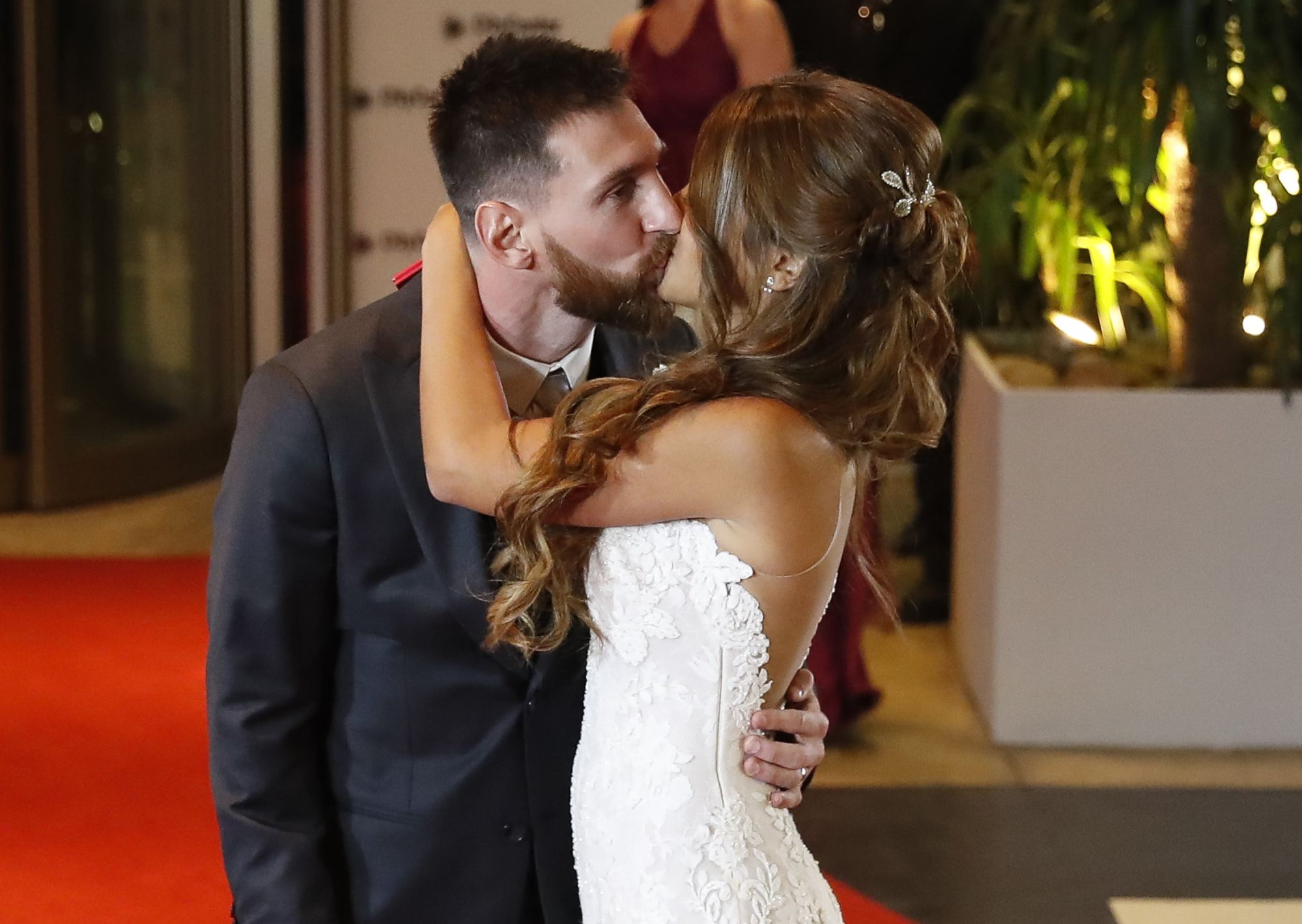 From a fairy tale romance to an OTT wedding, Lionel Messi and Antonela Roccuzzo finally tied the knot in 2017. Photo: EPA
