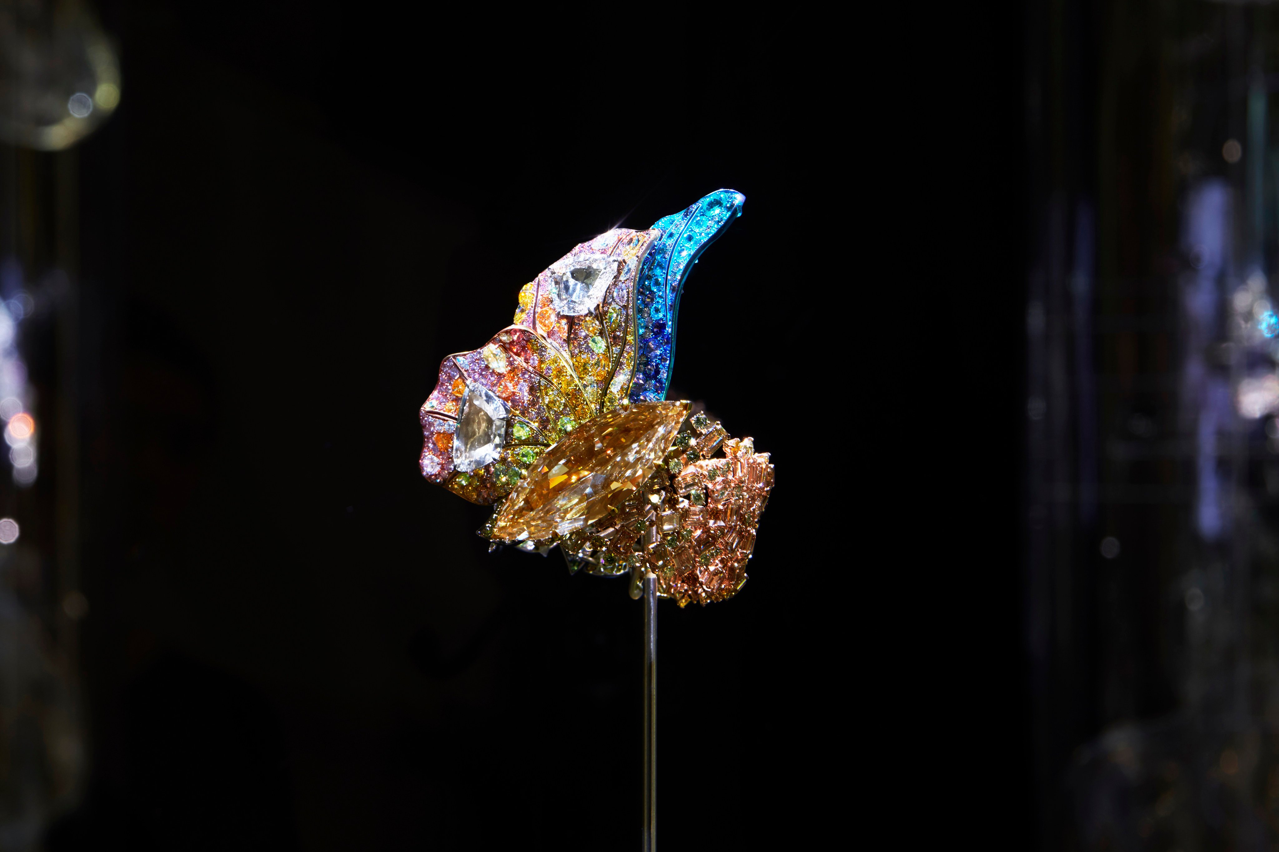 Metamorphosis butterfly with trapezoid diamonds and marquise brown diamonds, on display at TEFAF 2022. Photo: Handout