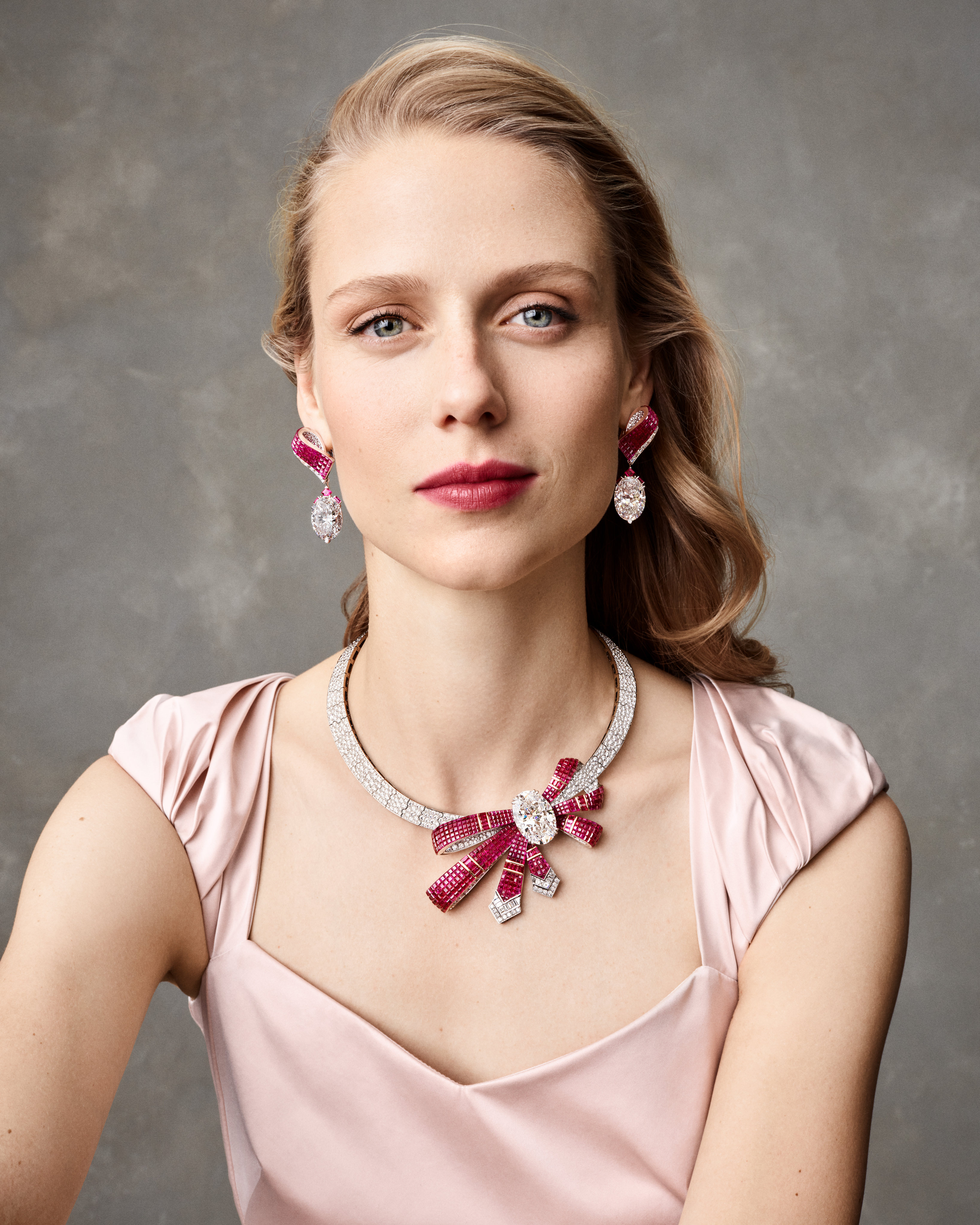 Houses like Van Cleef & Arpels are featuring couture in their new high jewellery collections. Photo: Van Cleef & Arpels