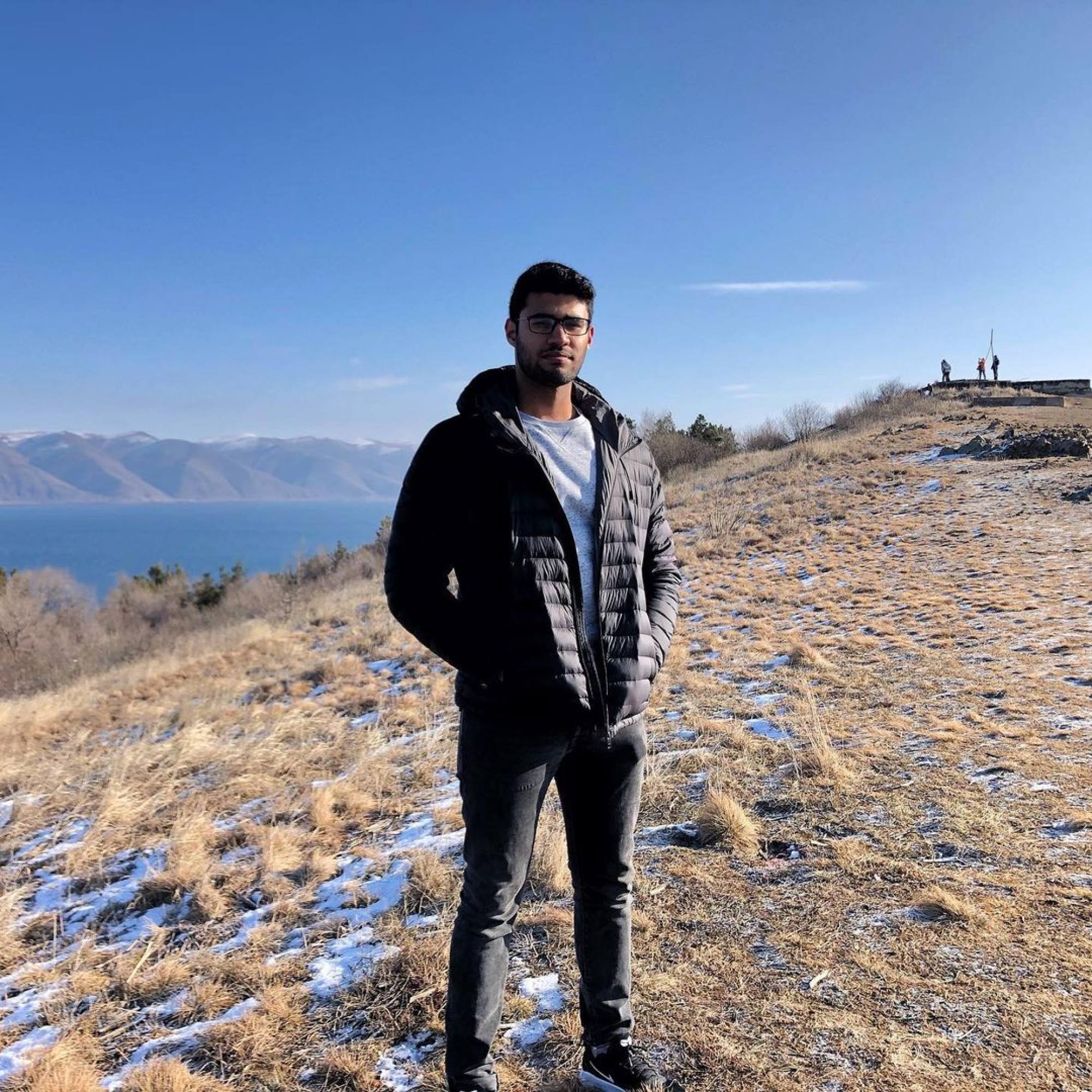 Zara Dar: The Phd Dropout Who Became A Youtube Millionaire! - 05q405c
