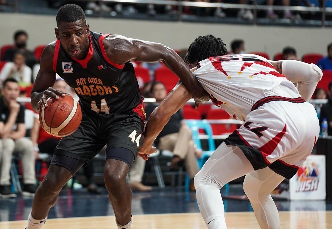 Bay Area Dragons import Andrew Nicholson (left) in action against San Miguel Beermen. Photo: EASL