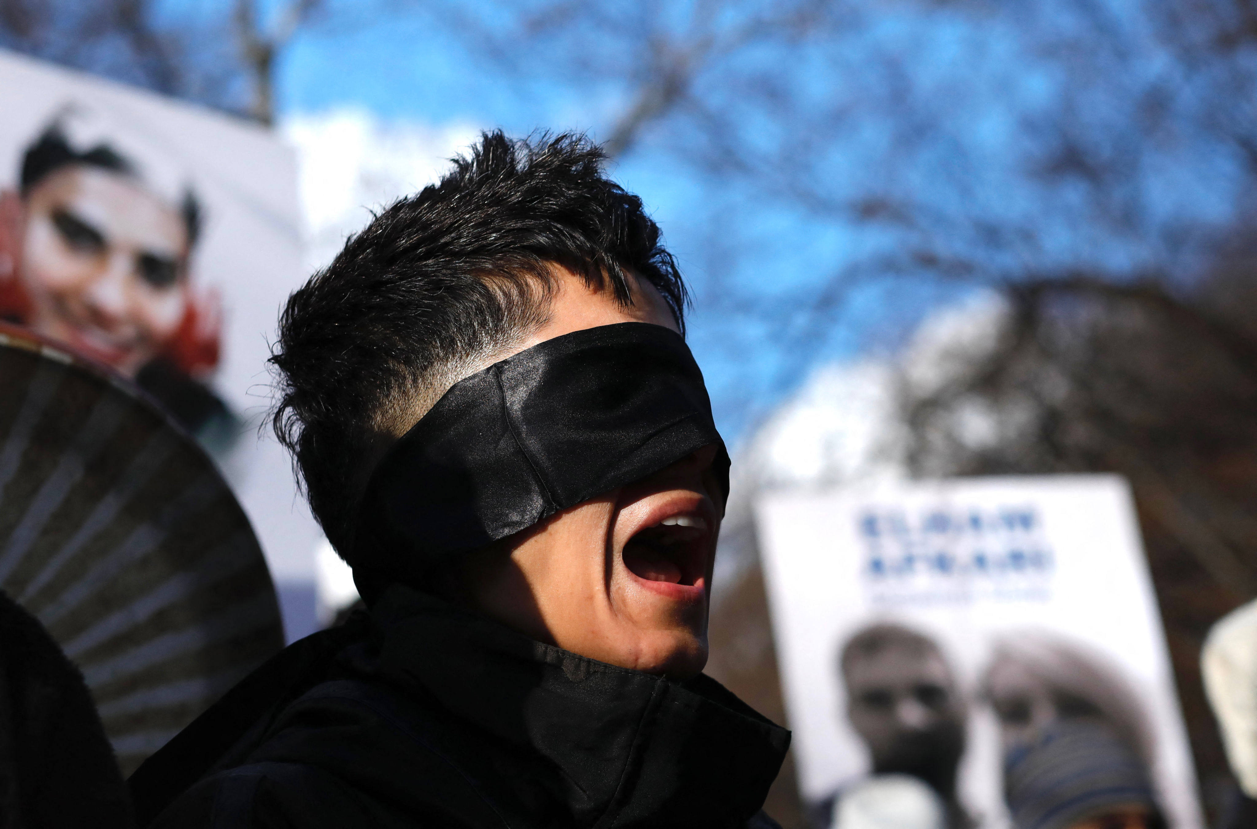 People protest against executions and detentions in Iran, in front of the Iranian Permanent Mission to the UN in New York, US, on December 17. Photo: AFP