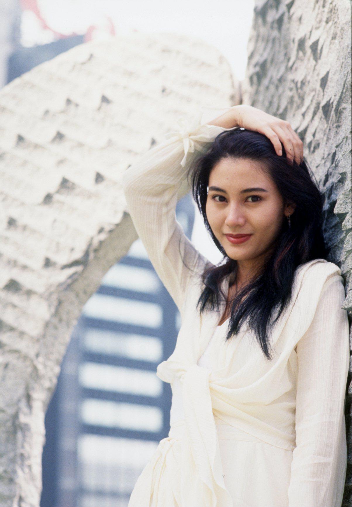 Michelle Reis poses during an interview with the Post in October 1993. The model and beauty pageant winner turned actress was ever-present on Hong Kong screens in the 1990s. Photo: SCMP