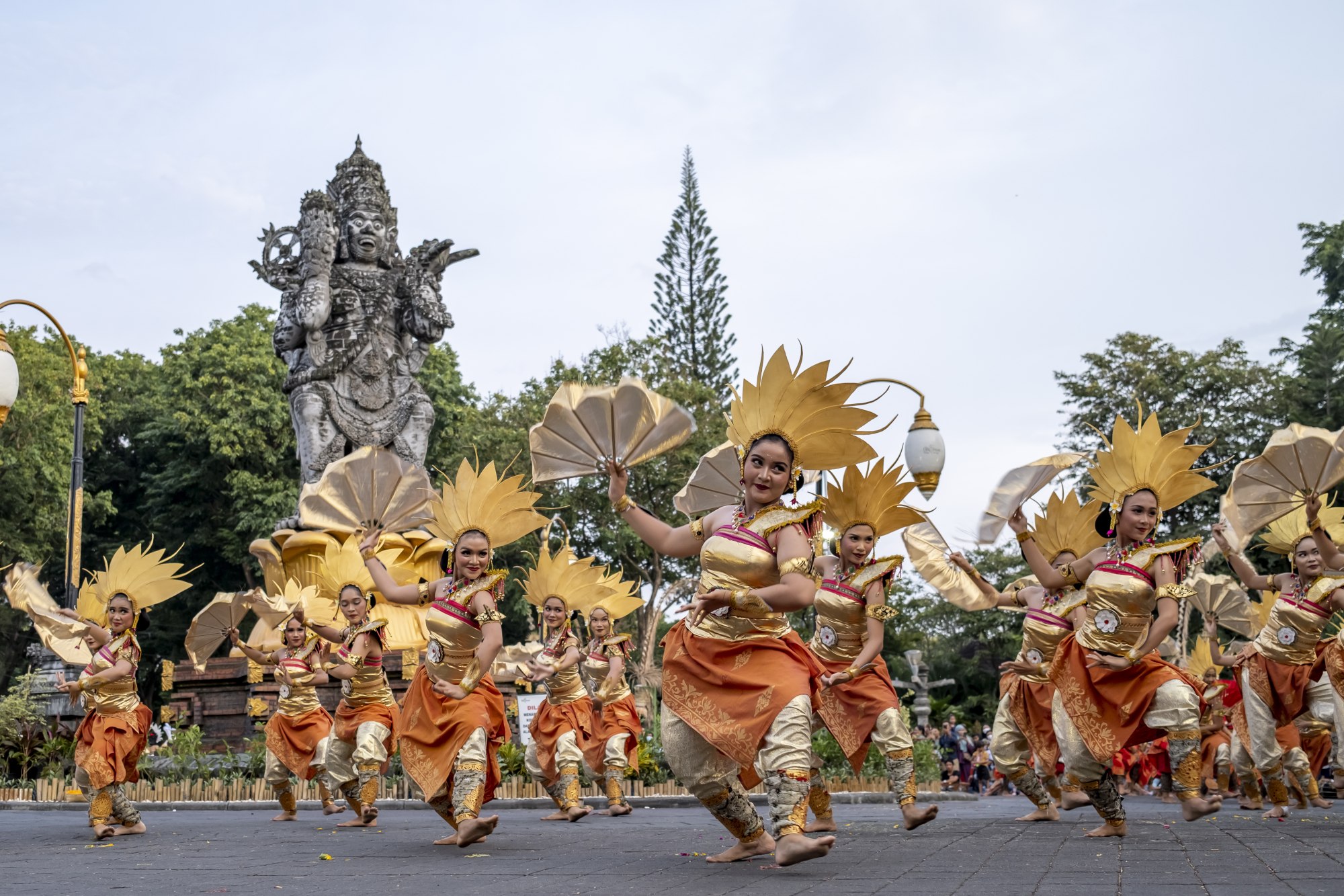 Balinese dancers take part in a parade during New Year’s eve celebrations in Indonesia. Photo: EPA-EFE