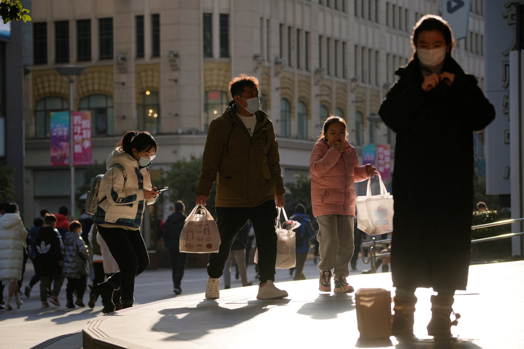 The current outbreak in Shanghai may have infected 20 to 30 times the number infected last spring. Photo: Reuters