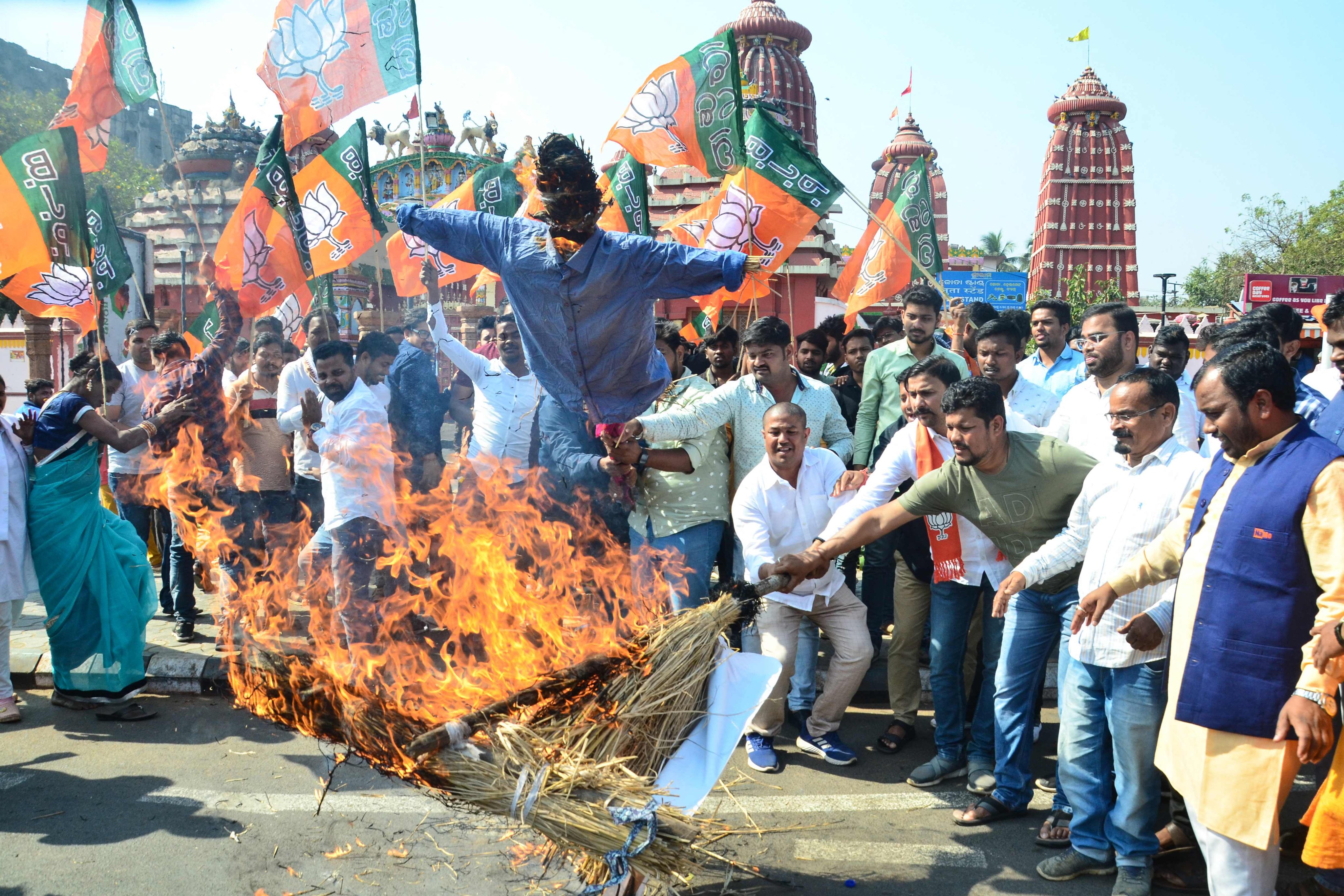 Activists from India’s ruling Bharatiya Janata Party (BJP) take part in a demonstration in Bhubaneshwar on December 17, 2022. BJP supporters set fire to an effigy of Pakistan Foreign Minister Bilawal Bhutto Zardari during a protest against remarks he made about Indian Prime Minister Narendra Modi during a press conference at the United Nations. Photo: AFP